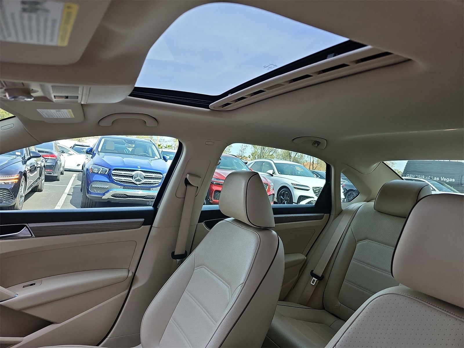 Thumbnail: 2017 Volkswagen Passat - 28