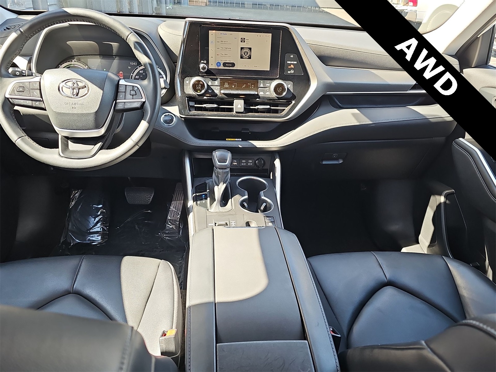 Thumbnail: 2023 Toyota Highlander - 14