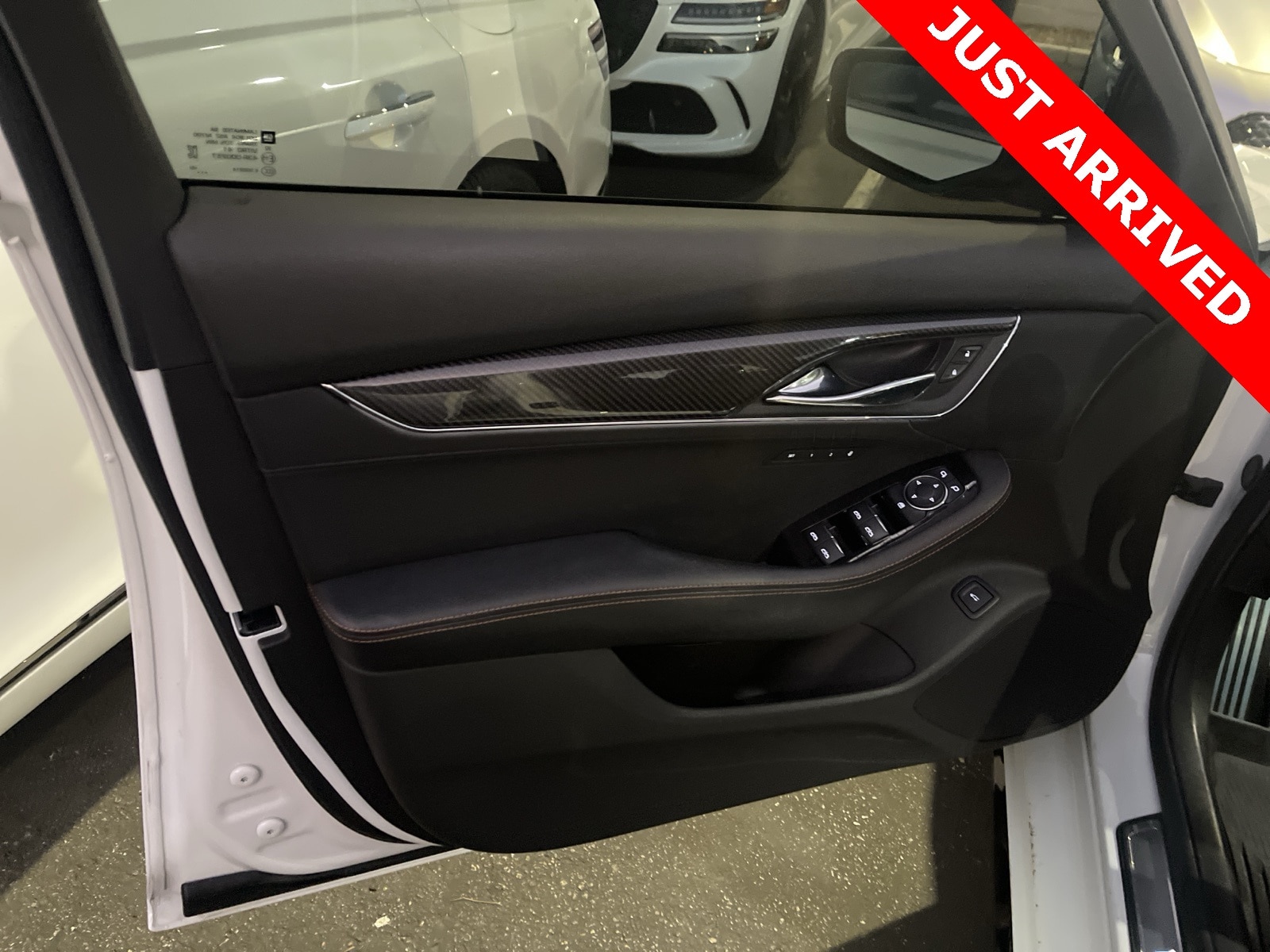 Thumbnail: 2023 Cadillac CT5 - 8