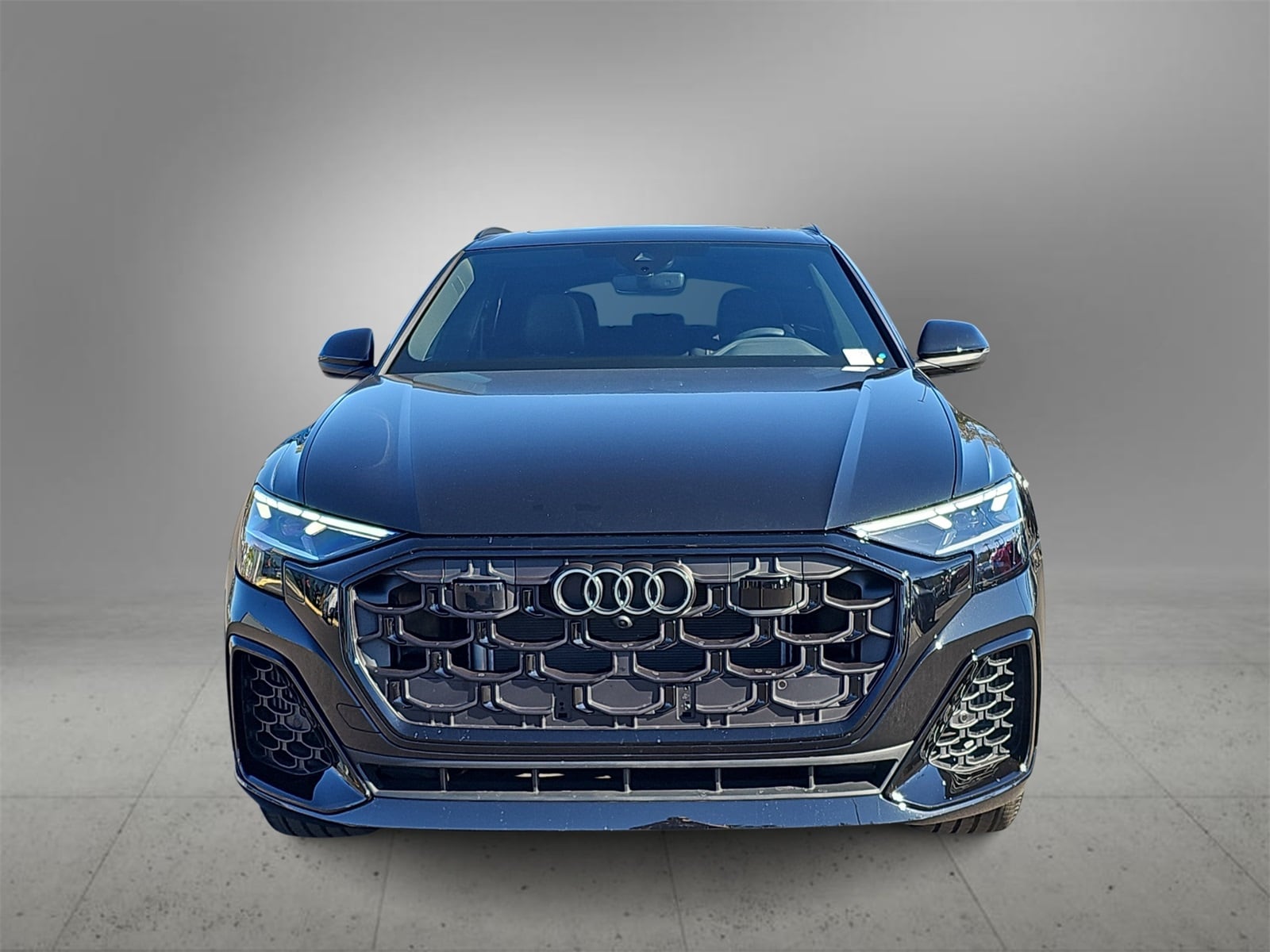 Thumbnail: 2025 Audi Q8 - 3