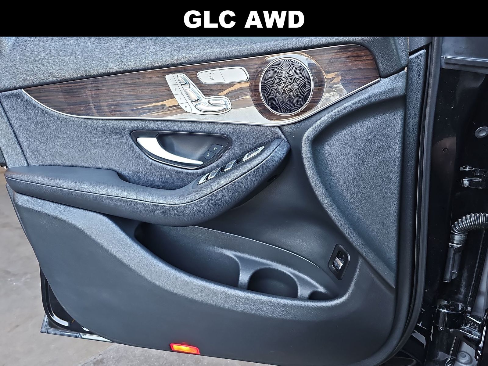 Thumbnail: 2017 Mercedes-Benz GLC - 27