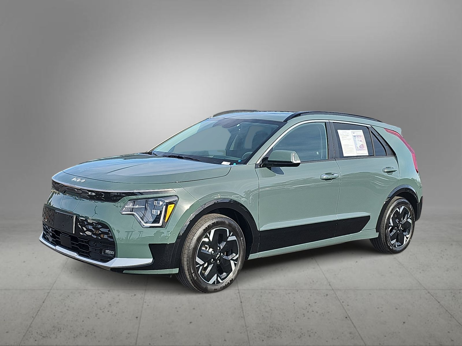 Thumbnail: 2023 Kia Niro - 4