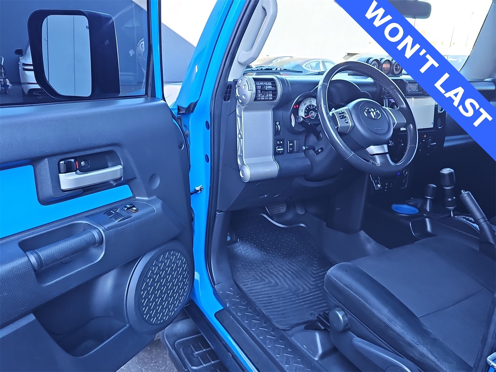 Thumbnail: 2007 Toyota FJ Cruiser - 10