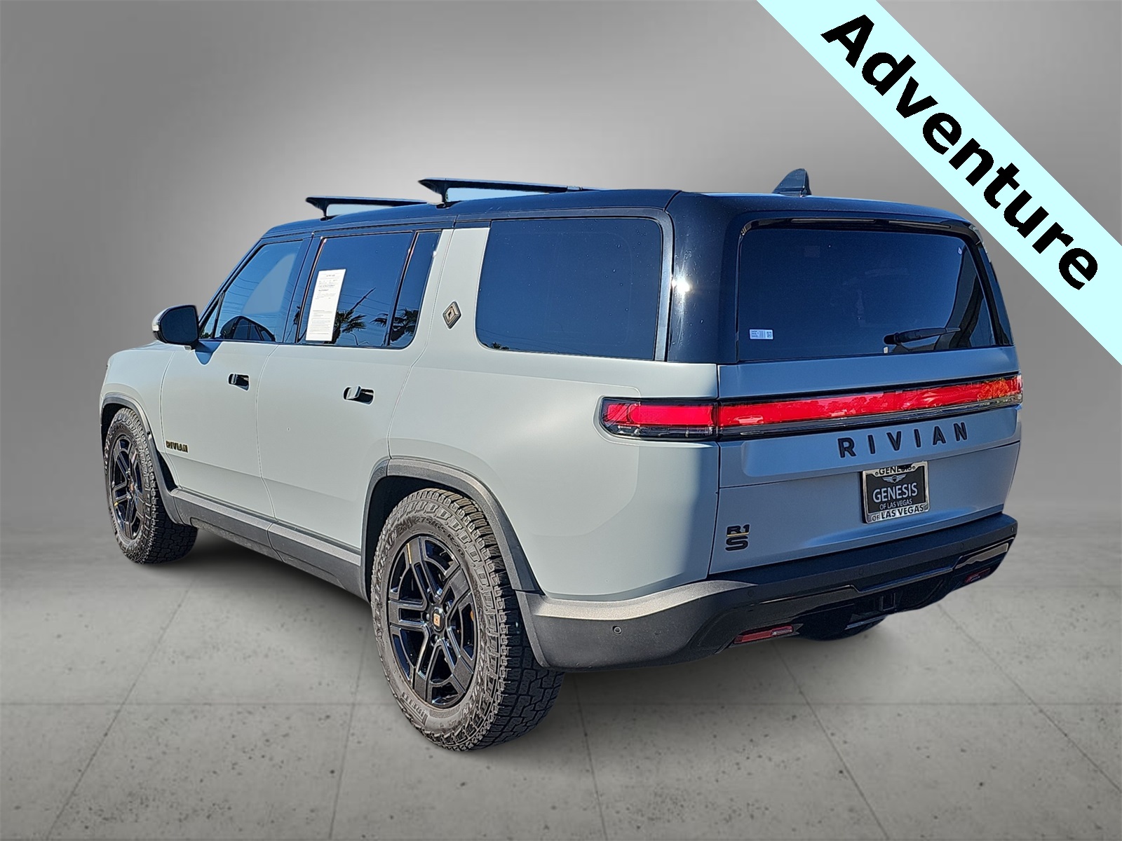 Thumbnail: 2023 Rivian R1S - 6