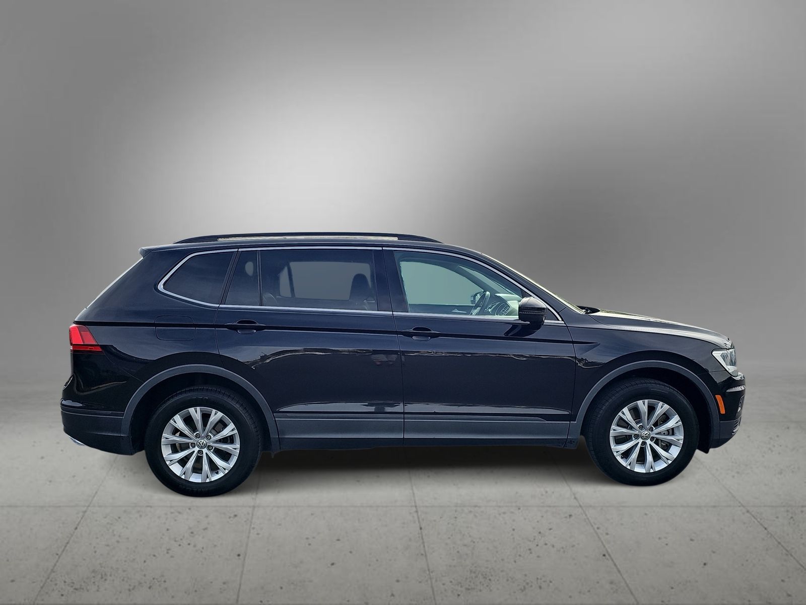 Thumbnail: 2019 Volkswagen Tiguan - 9