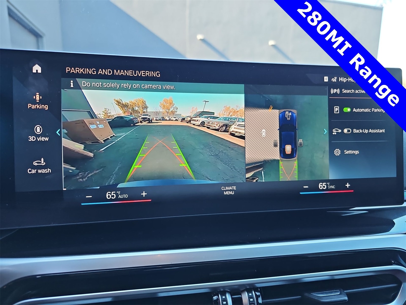 Thumbnail: 2022 BMW i4 - 25