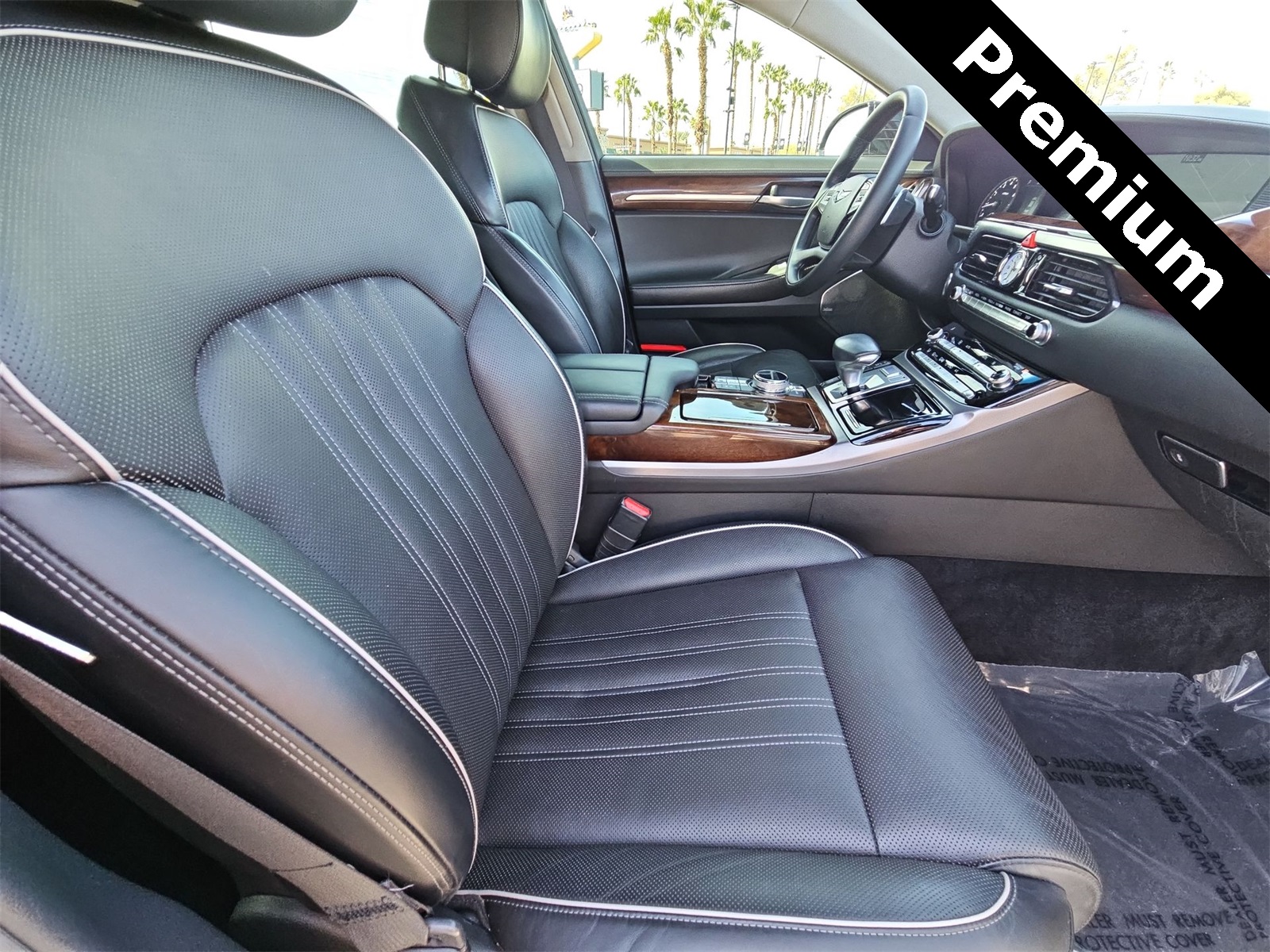 Thumbnail: 2017 Genesis G90 - 13