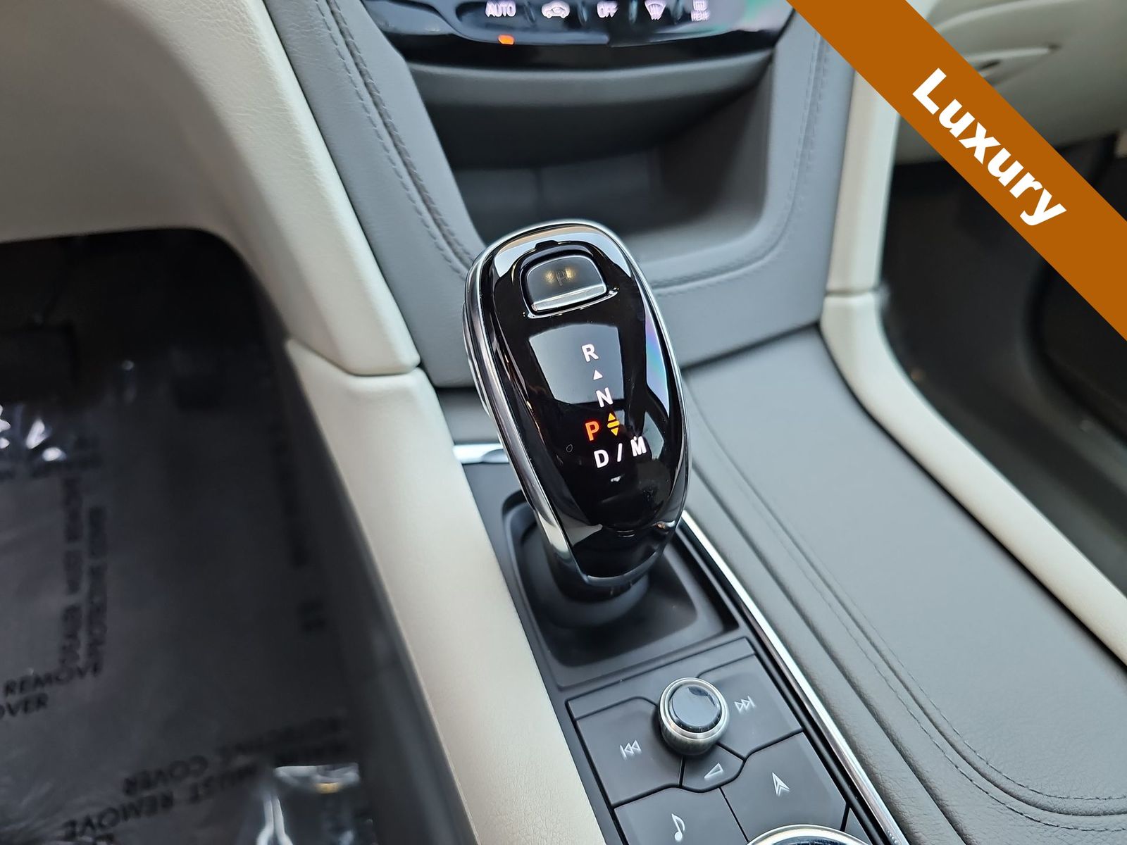 Thumbnail: 2022 Cadillac XT5 - 21