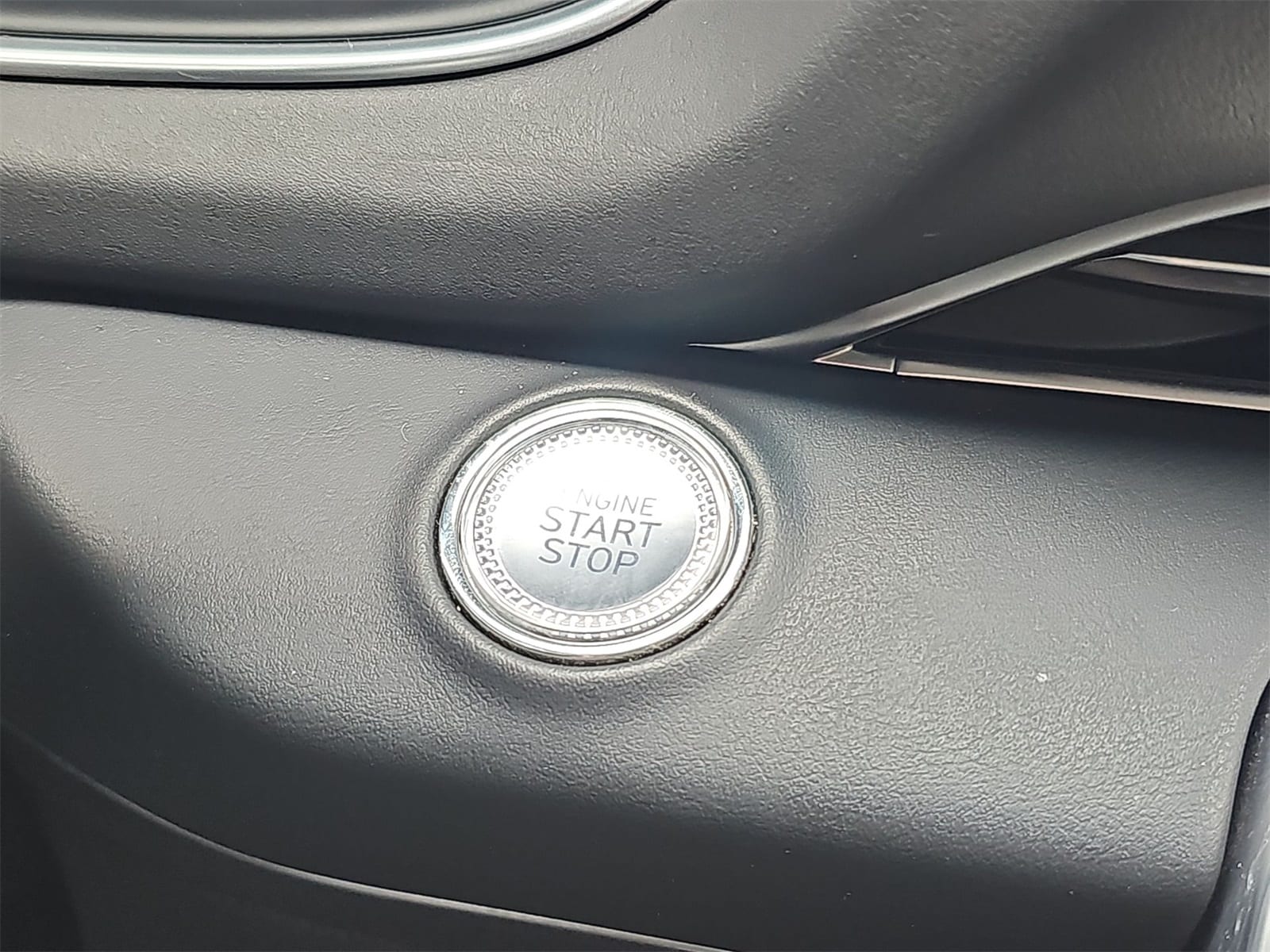 Thumbnail: 2021 Genesis GV80 - 24