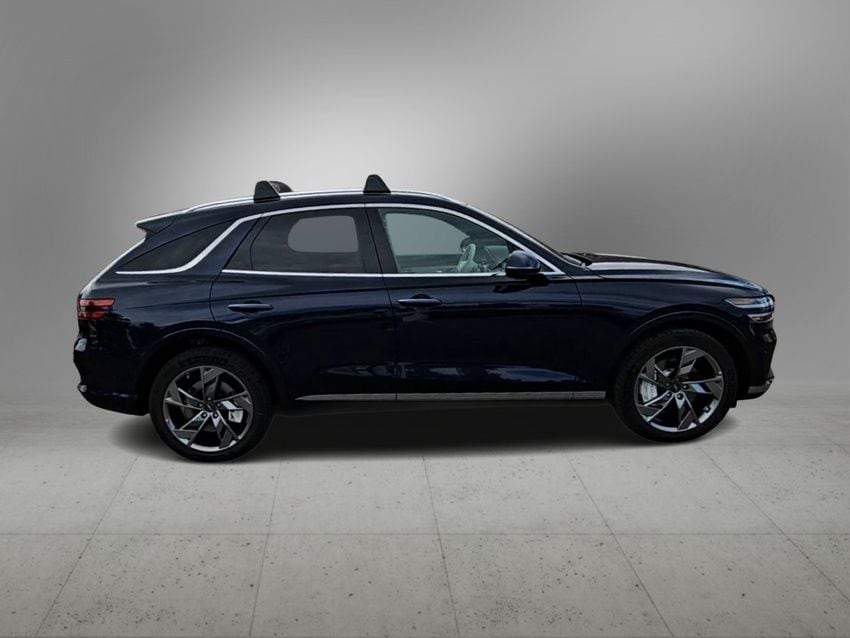 Thumbnail: 2024 Genesis GV70 - 9