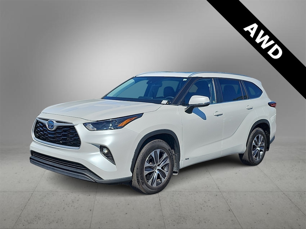 Used 2023 Toyota Highlander Hybrid XLE SUV