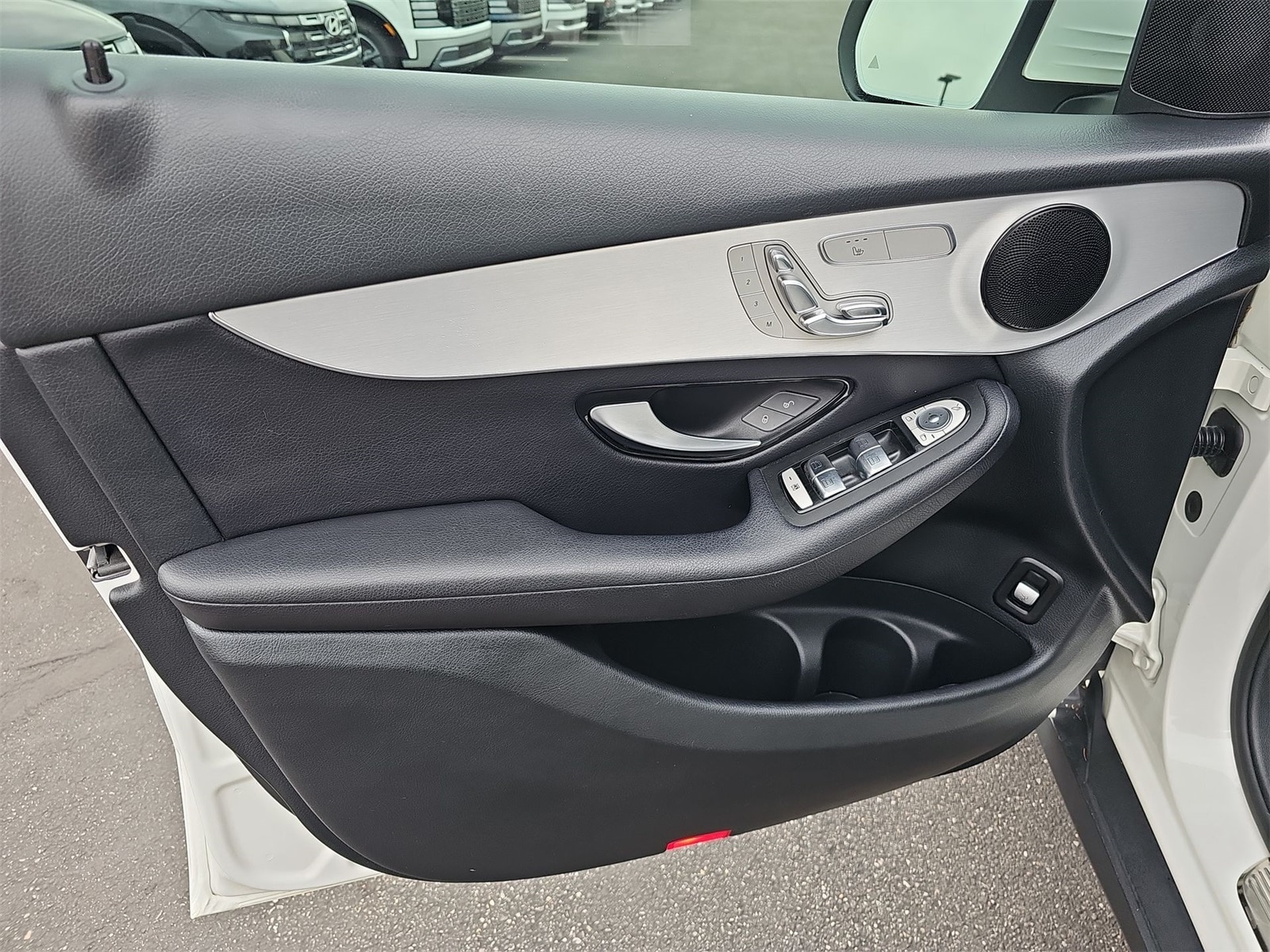 Thumbnail: 2019 Mercedes-Benz GLC - 26