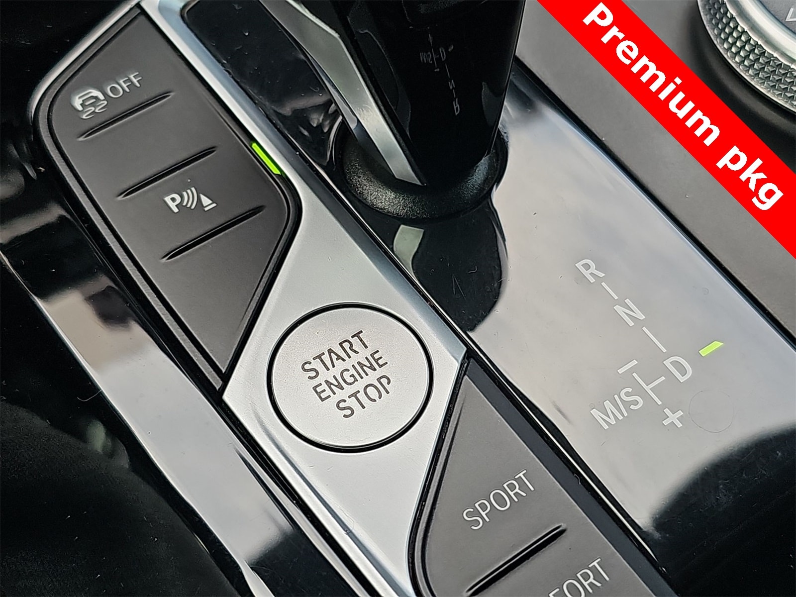 Thumbnail: 2022 BMW X4 - 25