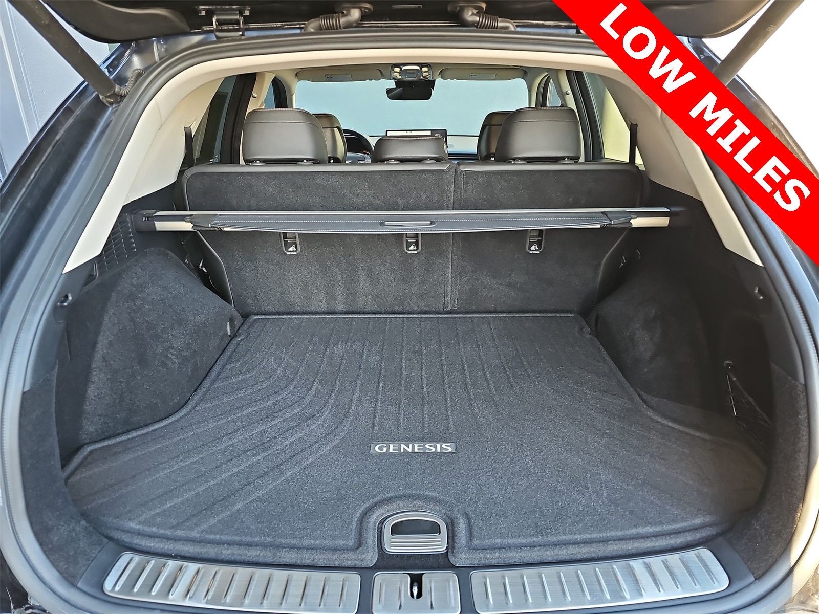 Thumbnail: 2024 Genesis GV70 - 23