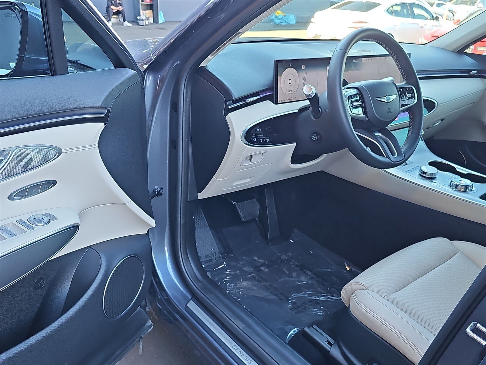 Thumbnail: 2026 Genesis GV70 - 10