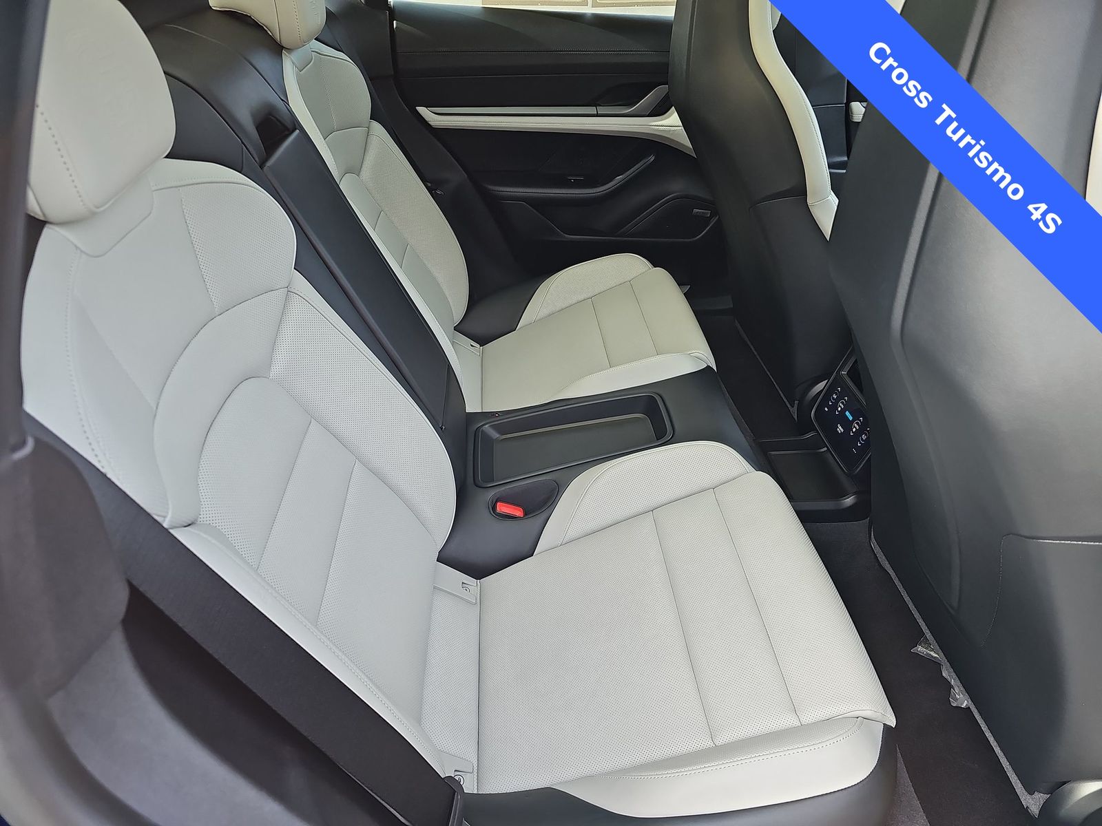 Thumbnail: 2023 Porsche Taycan - 16