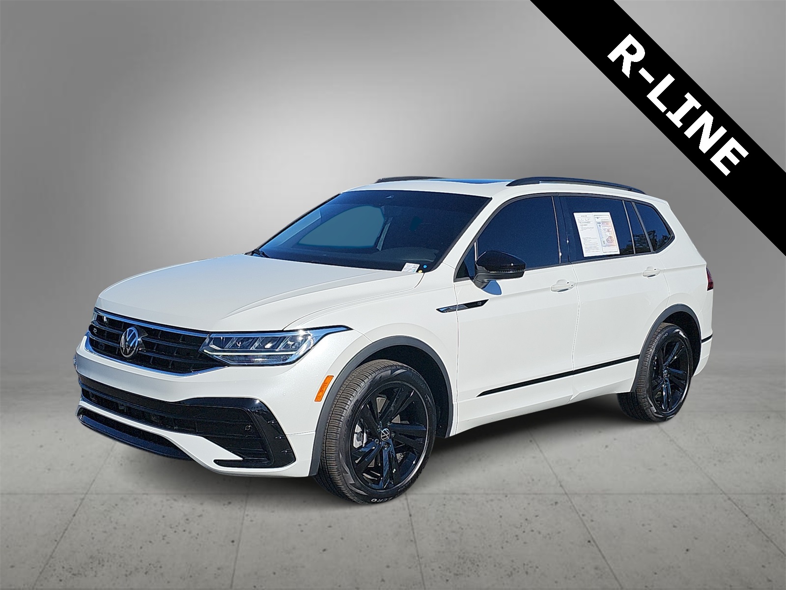 Thumbnail: 2024 Volkswagen Tiguan - 4