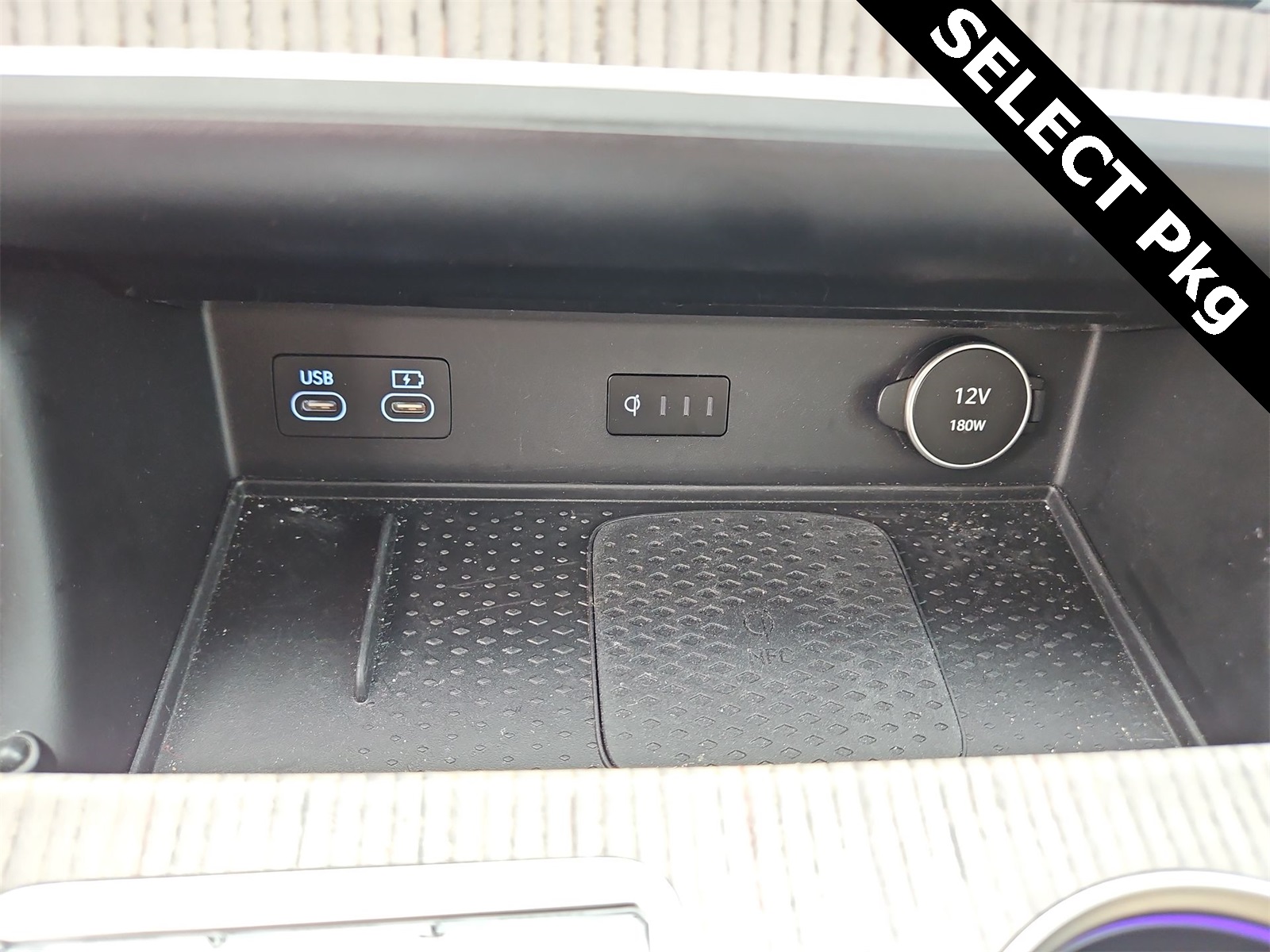 Thumbnail: 2025 Genesis GV80 - 30