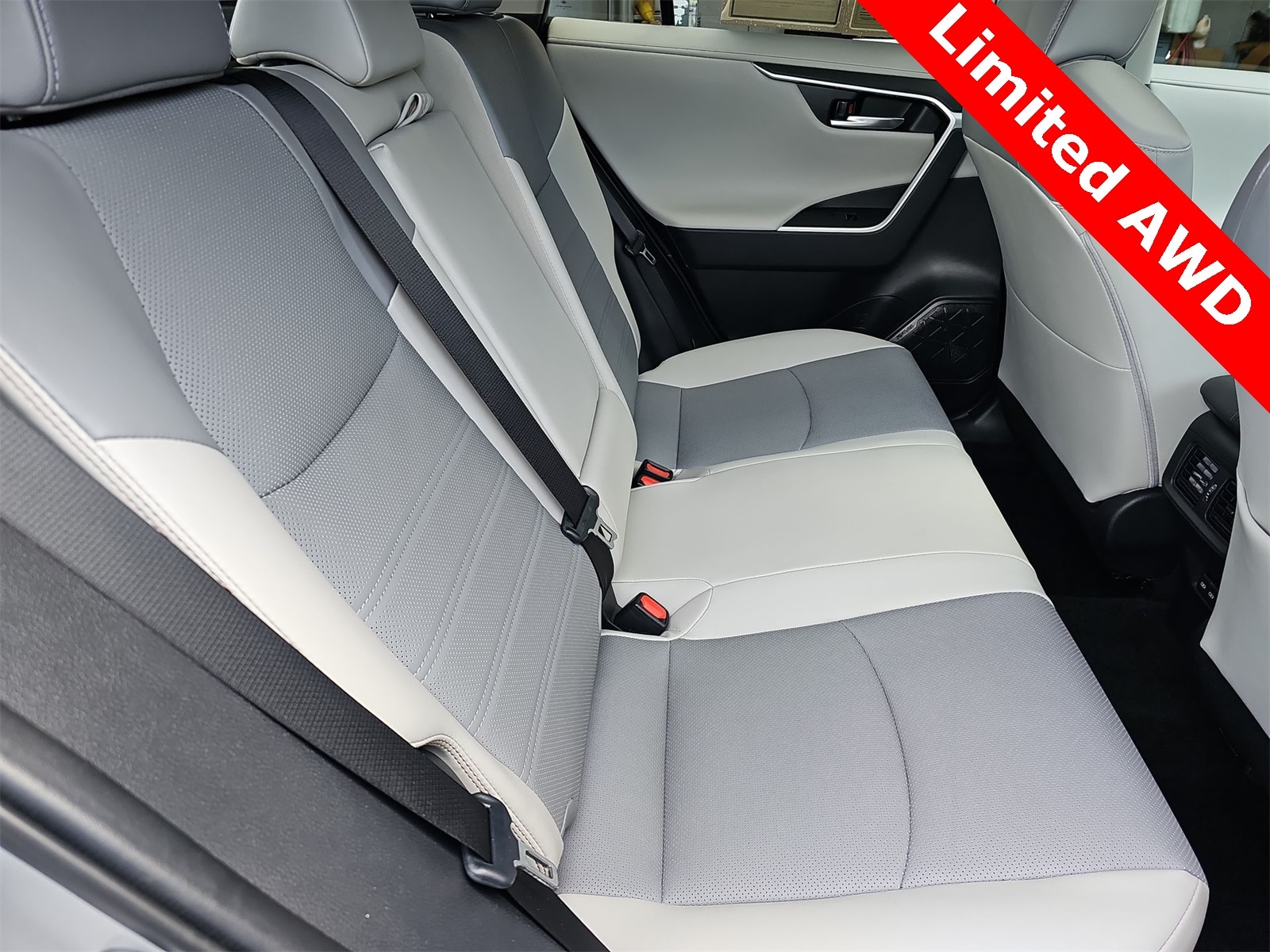 Thumbnail: 2024 Toyota RAV4 - 11