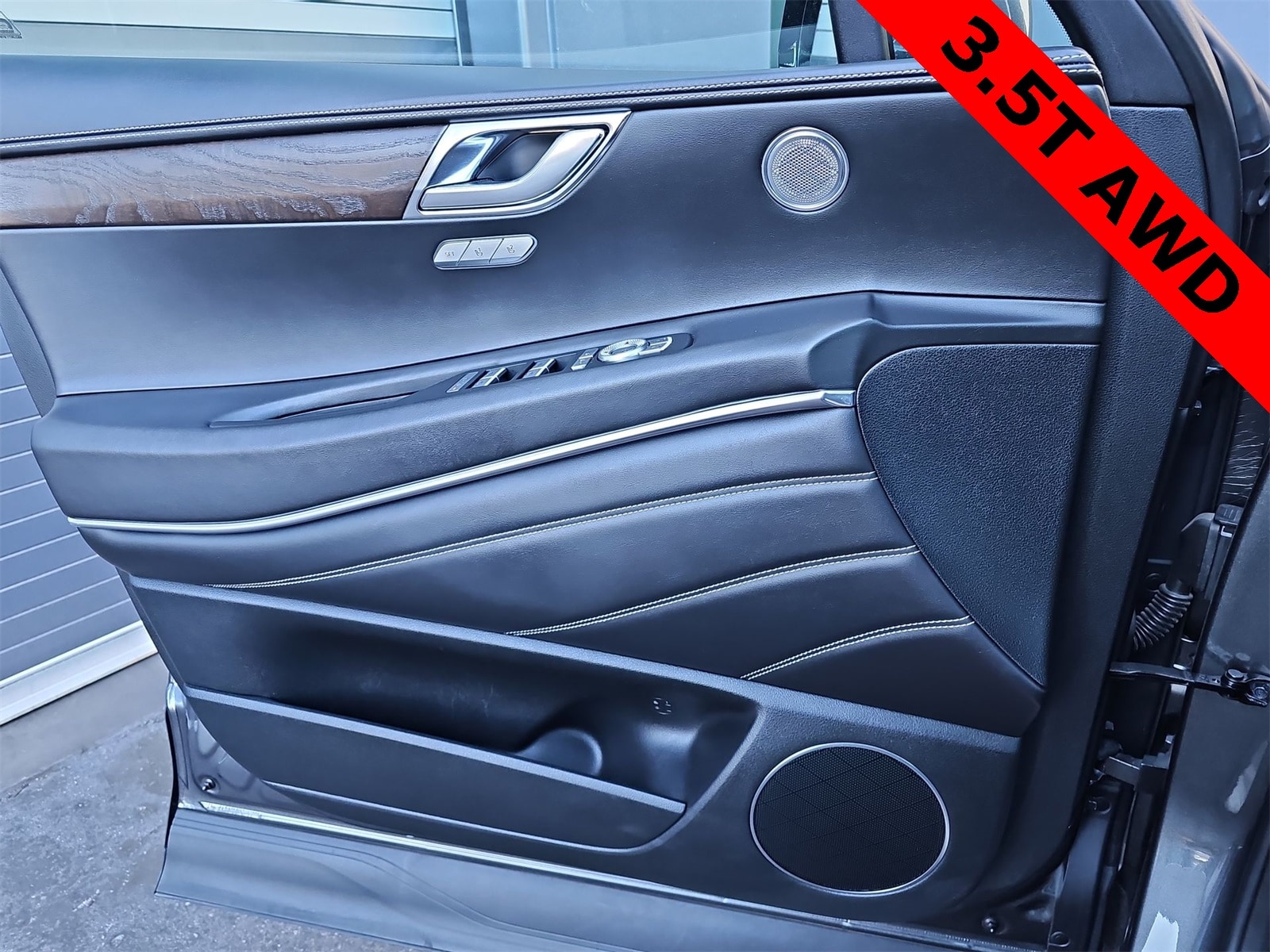 Thumbnail: 2023 Genesis GV80 - 28