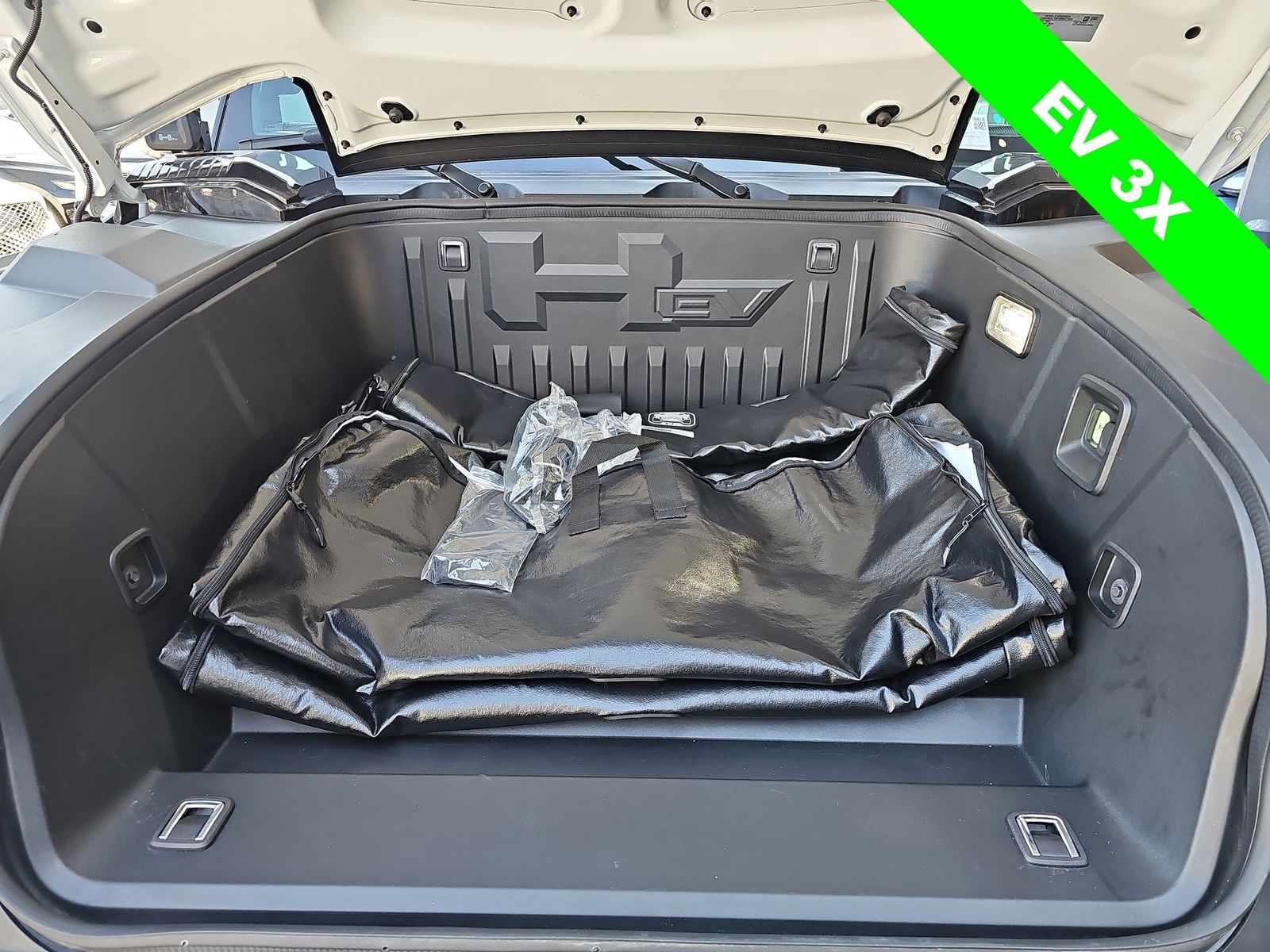 Thumbnail: 2024 GMC Hummer EV - 13