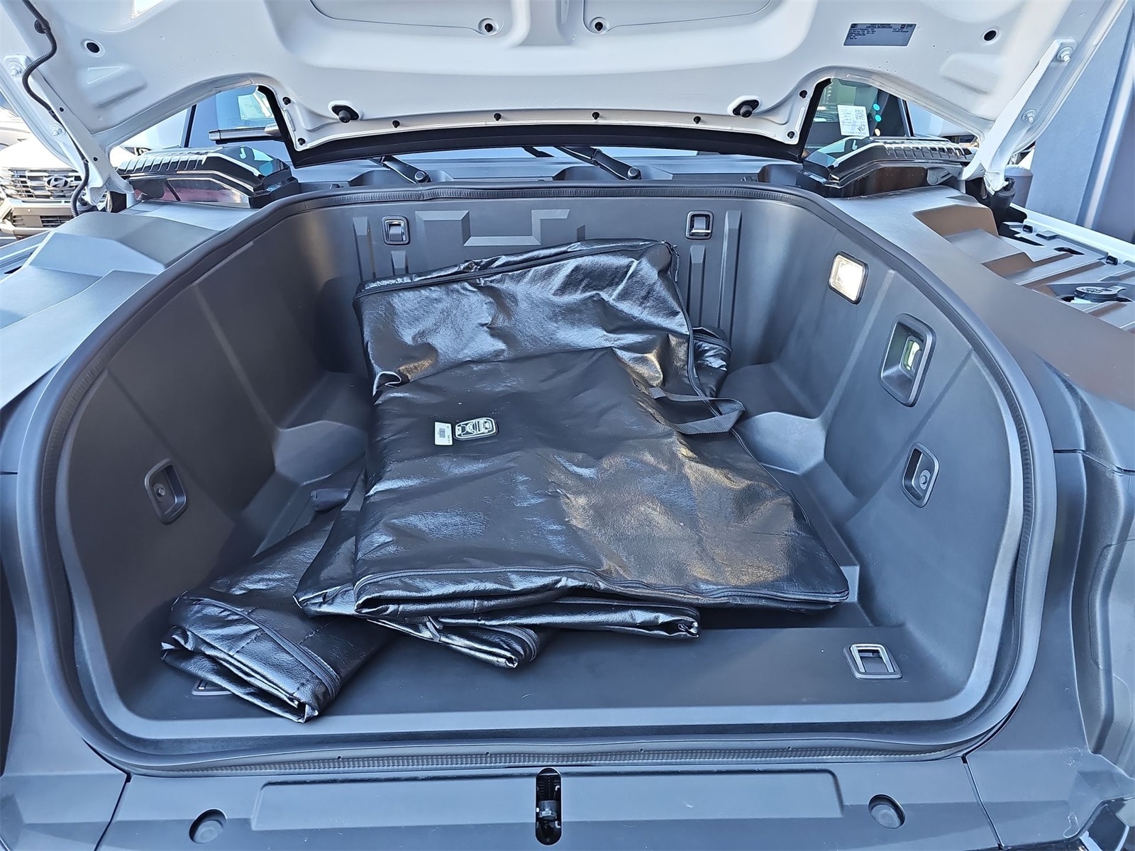 Thumbnail: 2023 GMC Hummer EV - 13