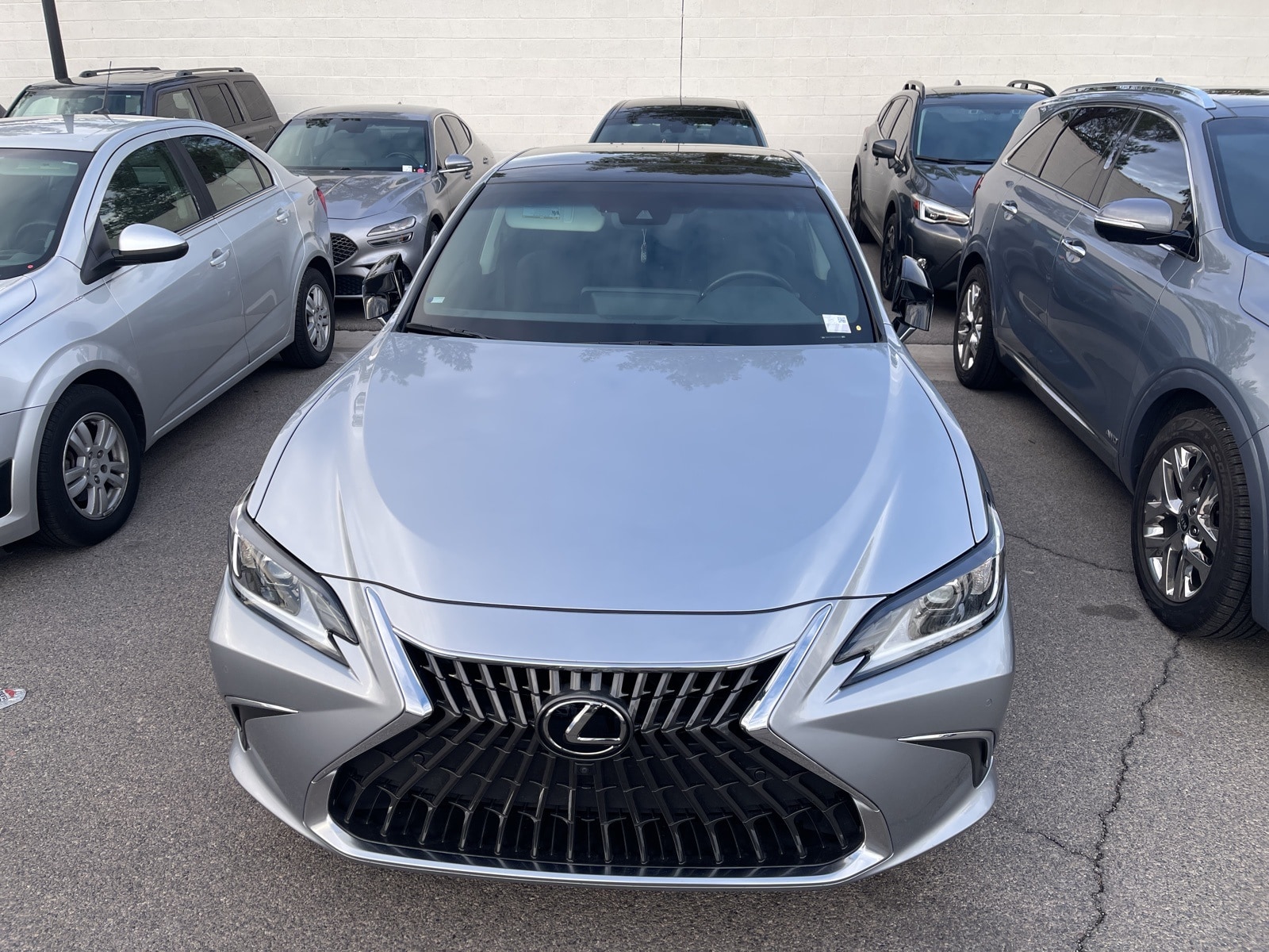 Thumbnail: 2022 Lexus ES - 4