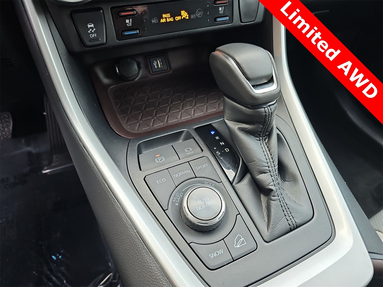 Thumbnail: 2024 Toyota RAV4 - 15