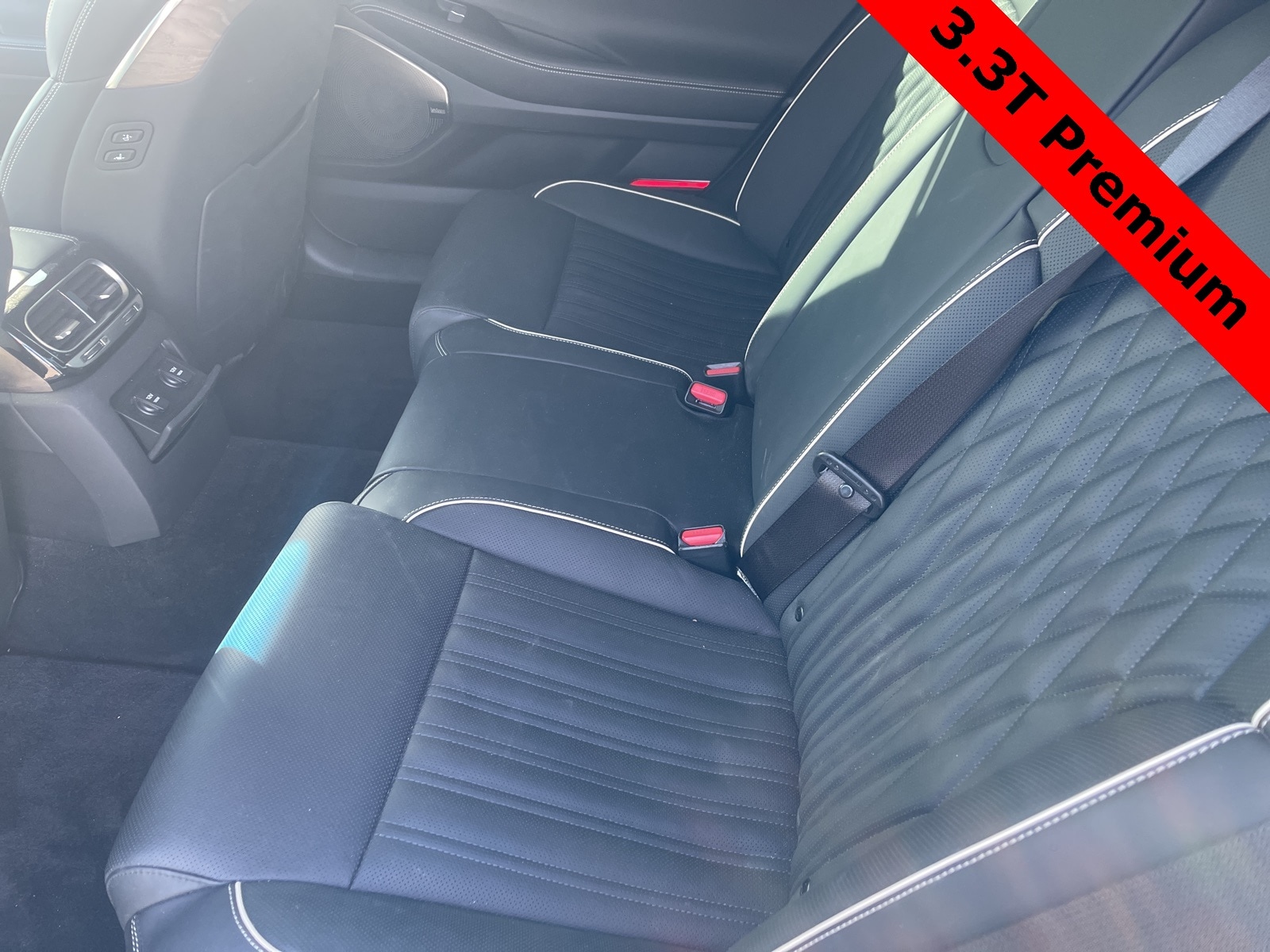 Thumbnail: 2021 Genesis G90 - 8