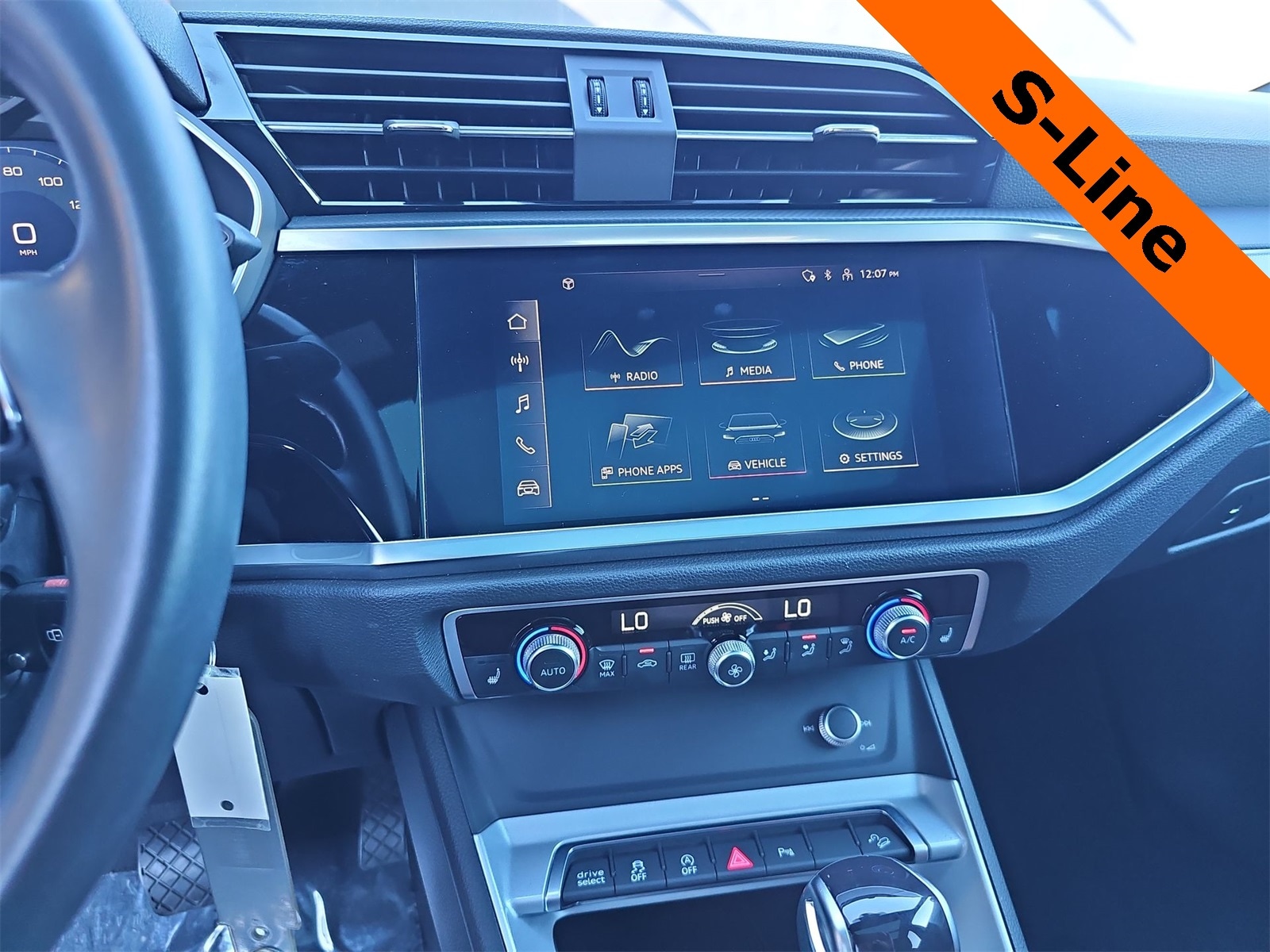 Thumbnail: 2022 Audi Q3 - 20