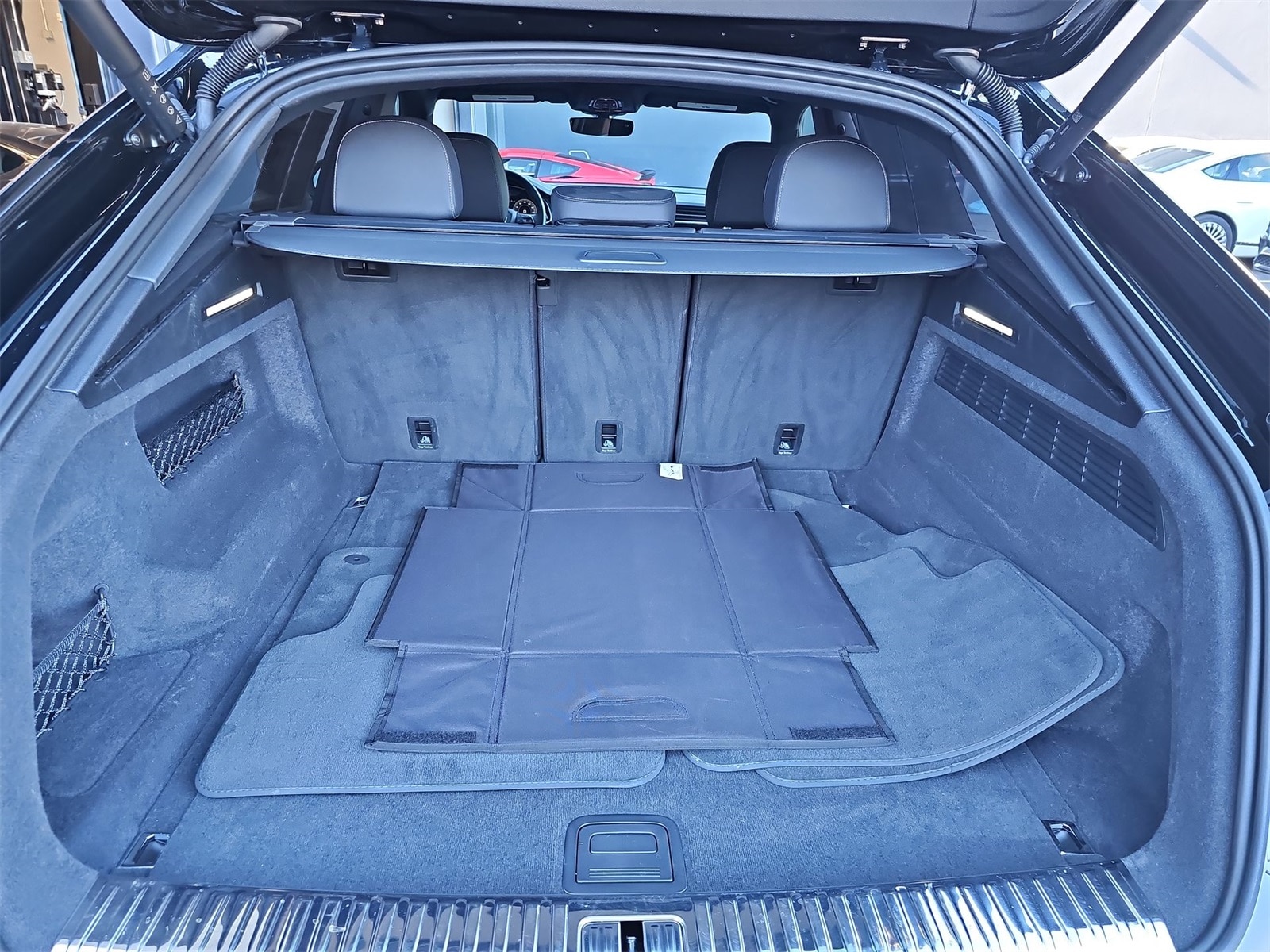 Thumbnail: 2025 Audi Q8 - 23