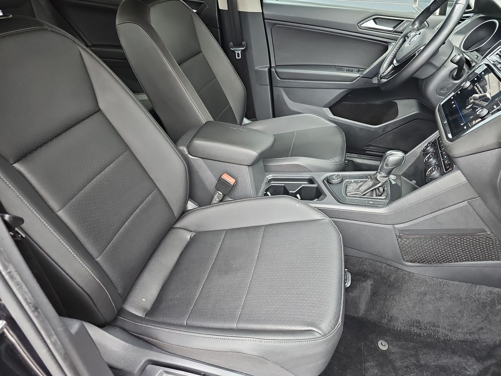 Thumbnail: 2019 Volkswagen Tiguan - 18