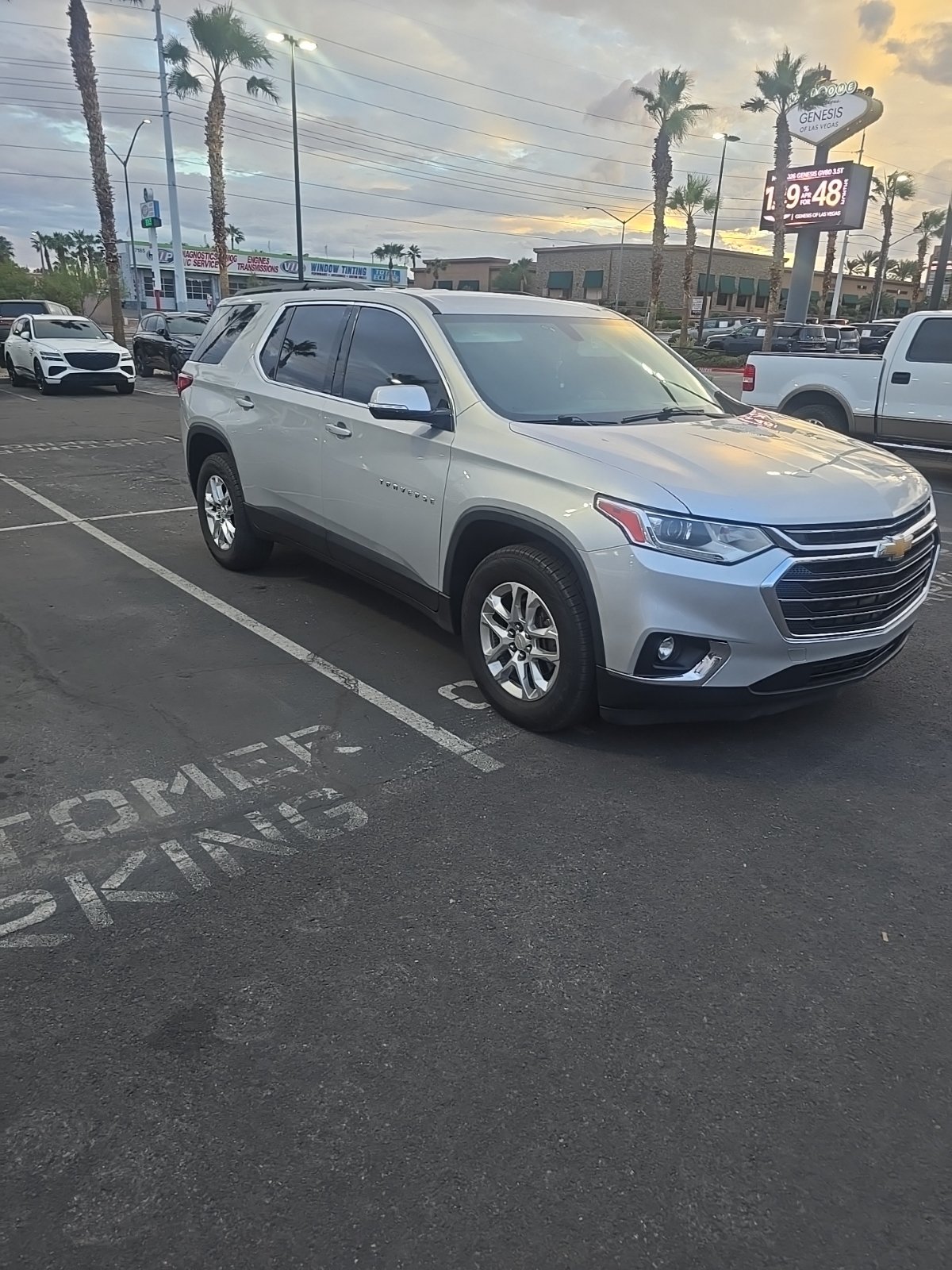 Used 2019 Chevrolet Traverse LT Cloth w/1LT SUV