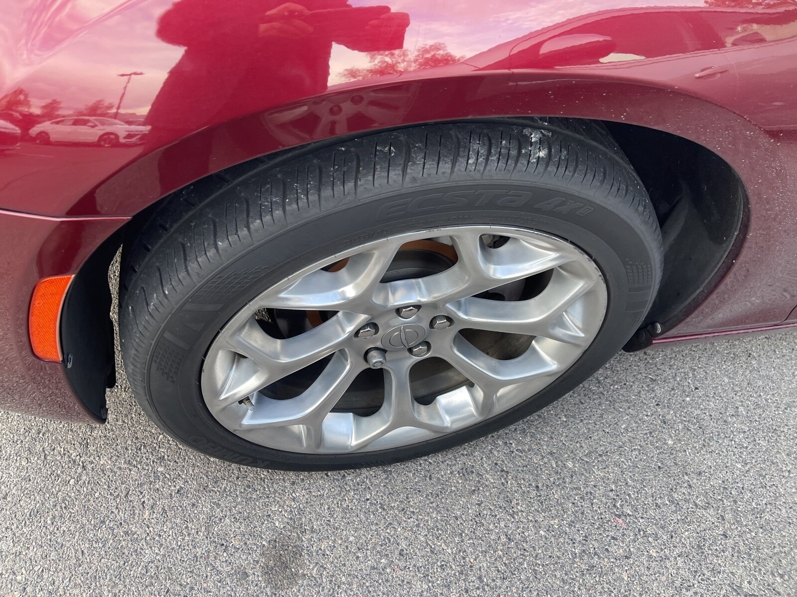 2018 Chrysler 300 Luxury photo 2