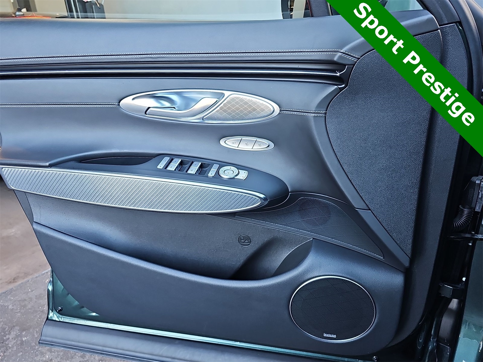 Thumbnail: 2023 Genesis GV70 - 28