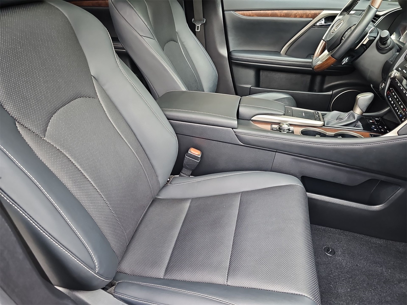 Thumbnail: 2022 Lexus RX - 18