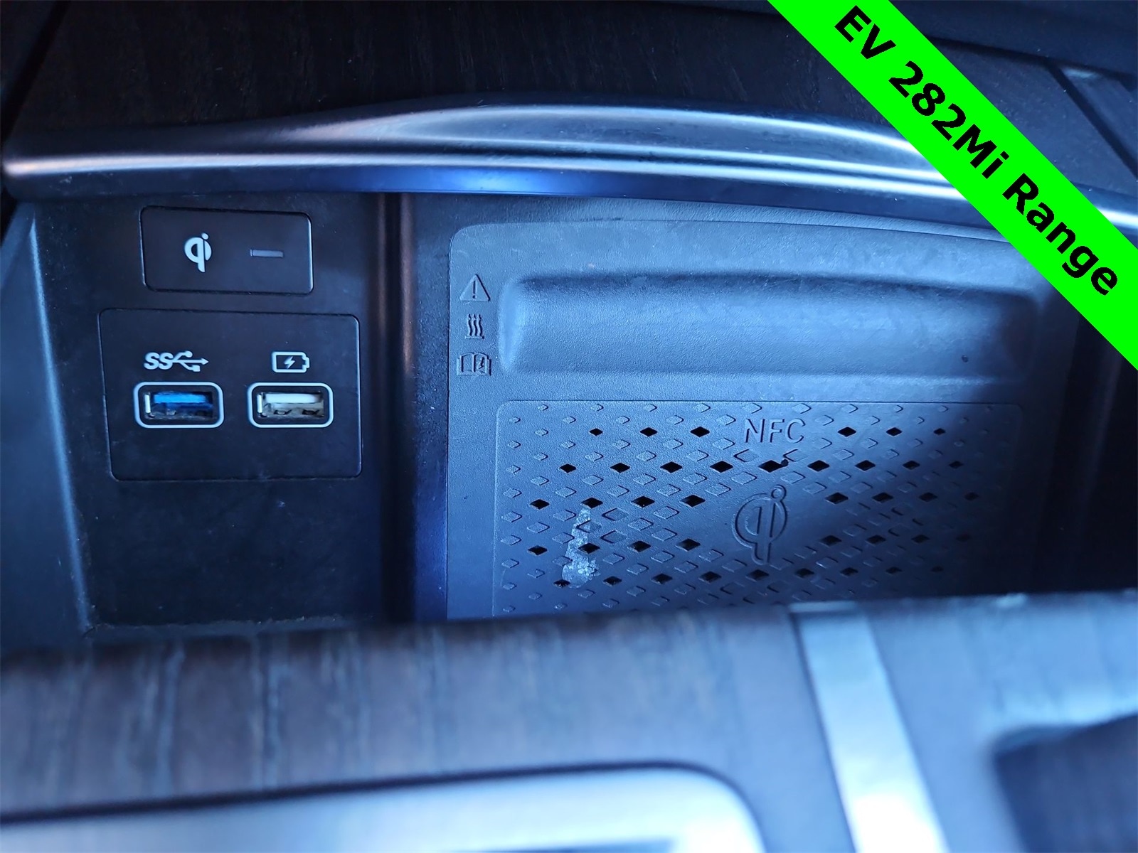 Thumbnail: 2023 Genesis G80 - 29