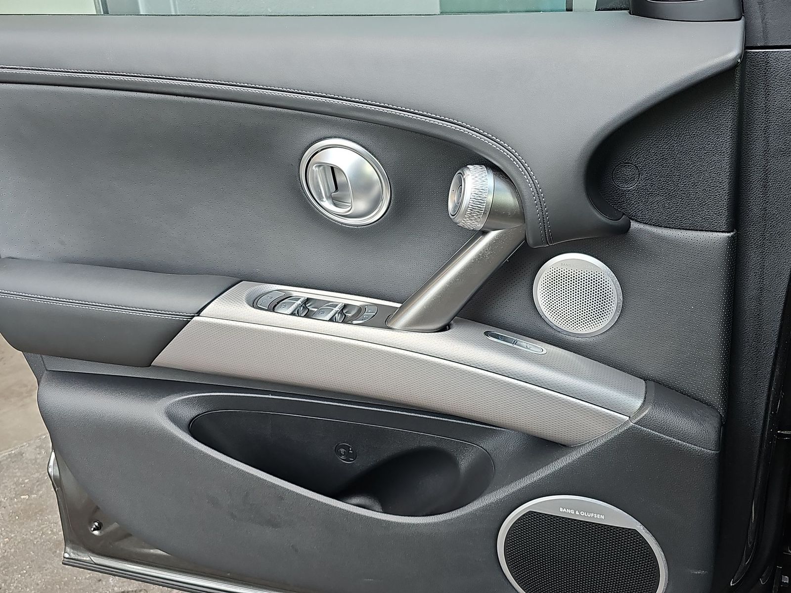 Thumbnail: 2025 Genesis GV60 - 28