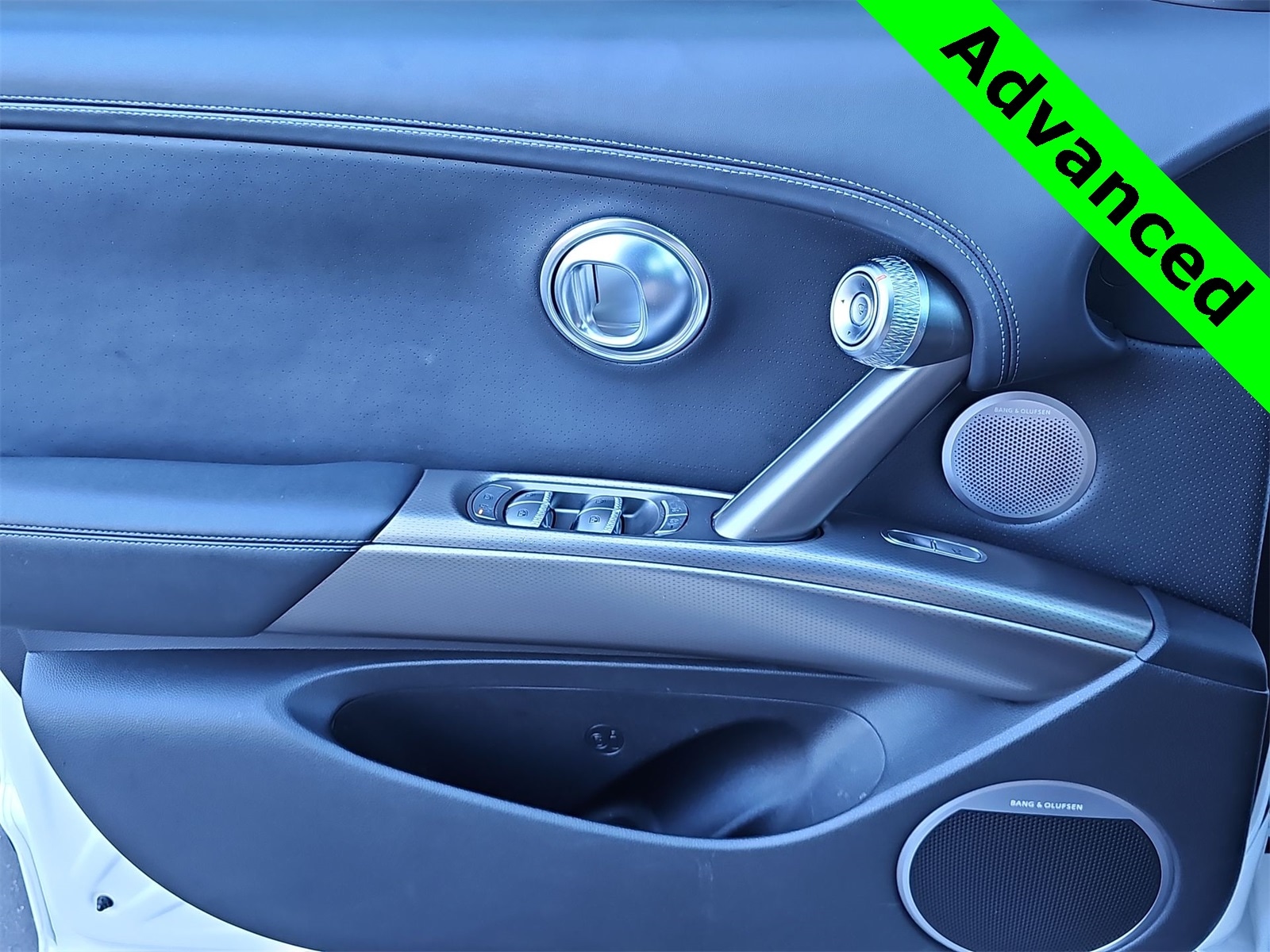 Thumbnail: 2024 Genesis GV60 - 28