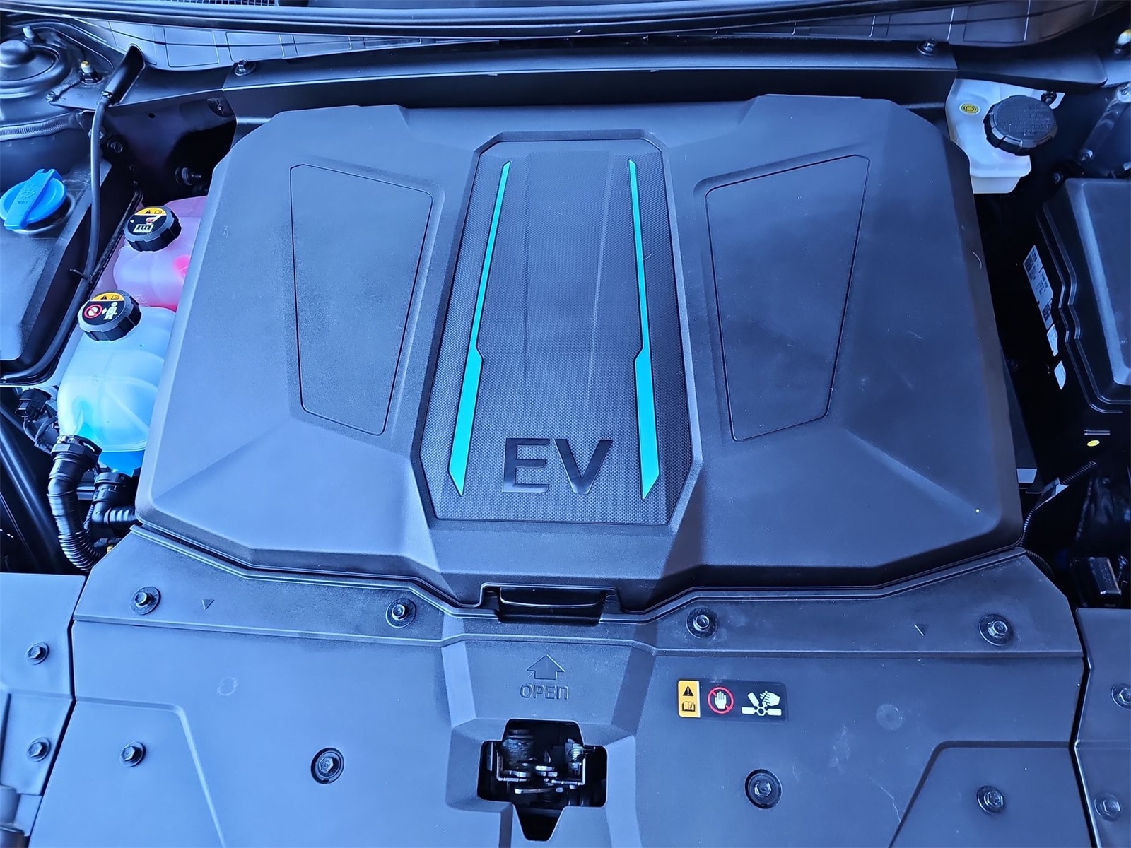 Thumbnail: 2023 Hyundai Ioniq 5 - 13