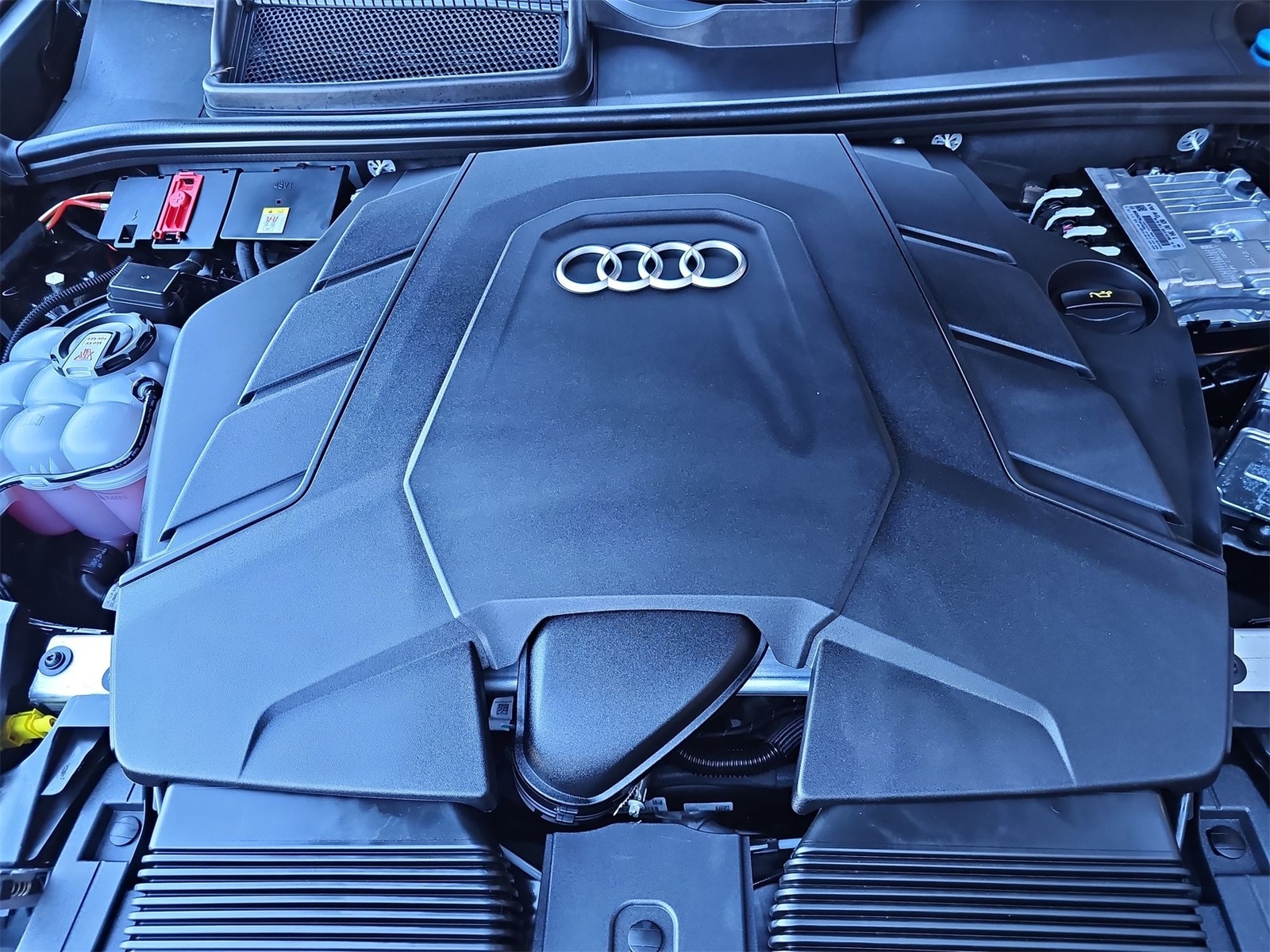 Thumbnail: 2025 Audi Q8 - 13