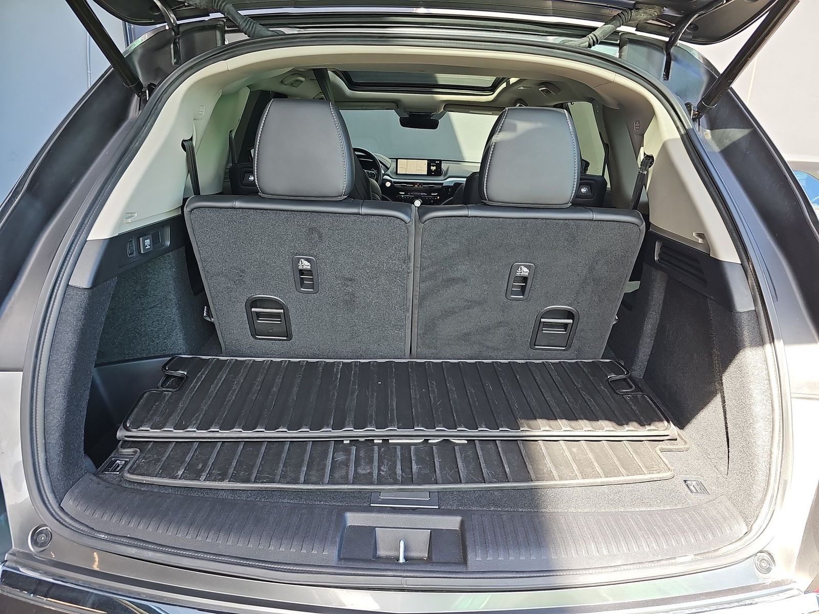 Thumbnail: 2023 Acura MDX - 23