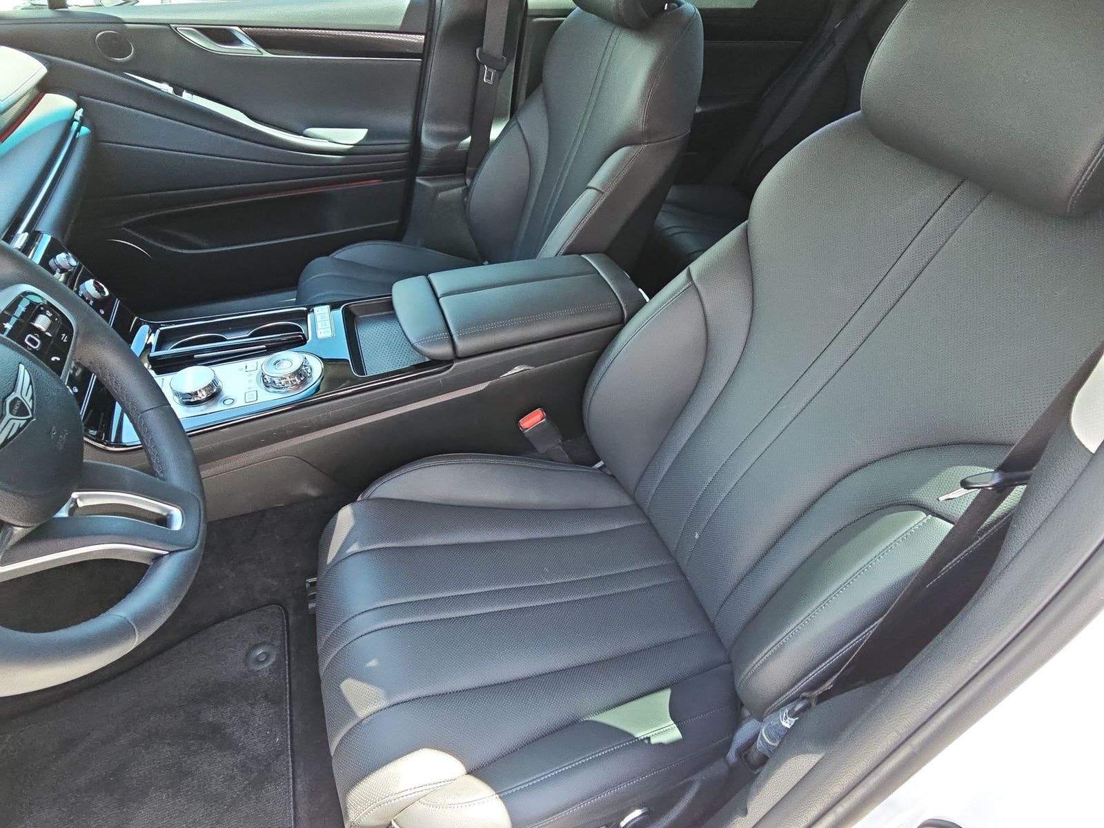 Thumbnail: 2025 Genesis G80 - 16