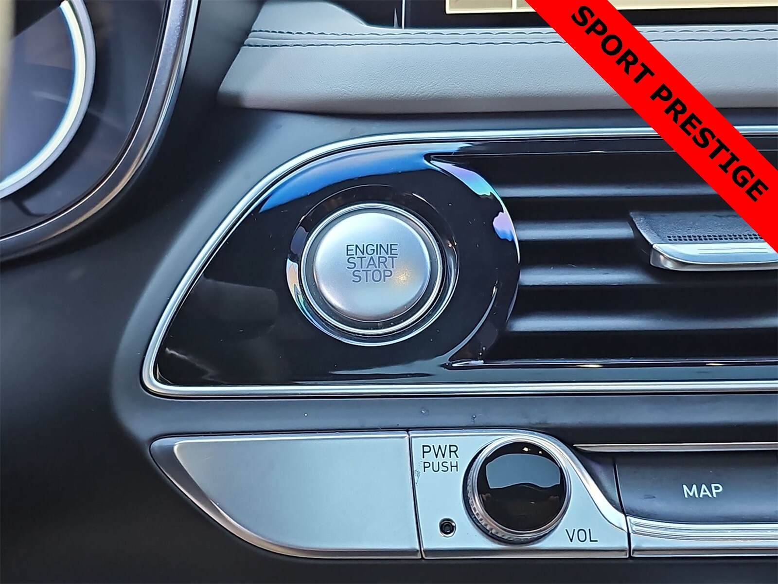 Thumbnail: 2022 Genesis G70 - 23