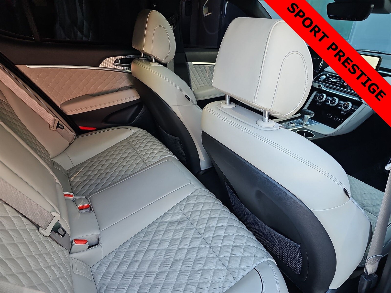 Thumbnail: 2022 Genesis G70 - 16