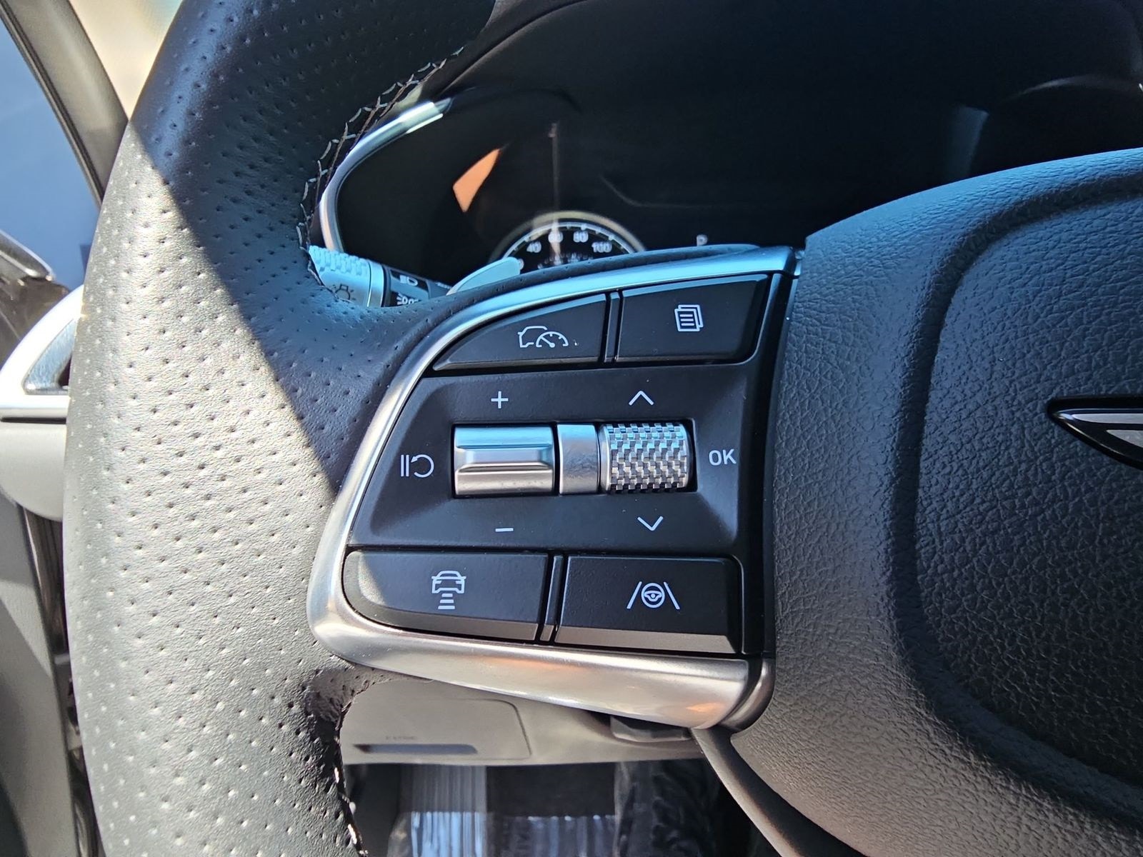 Thumbnail: 2025 Genesis G70 - 29