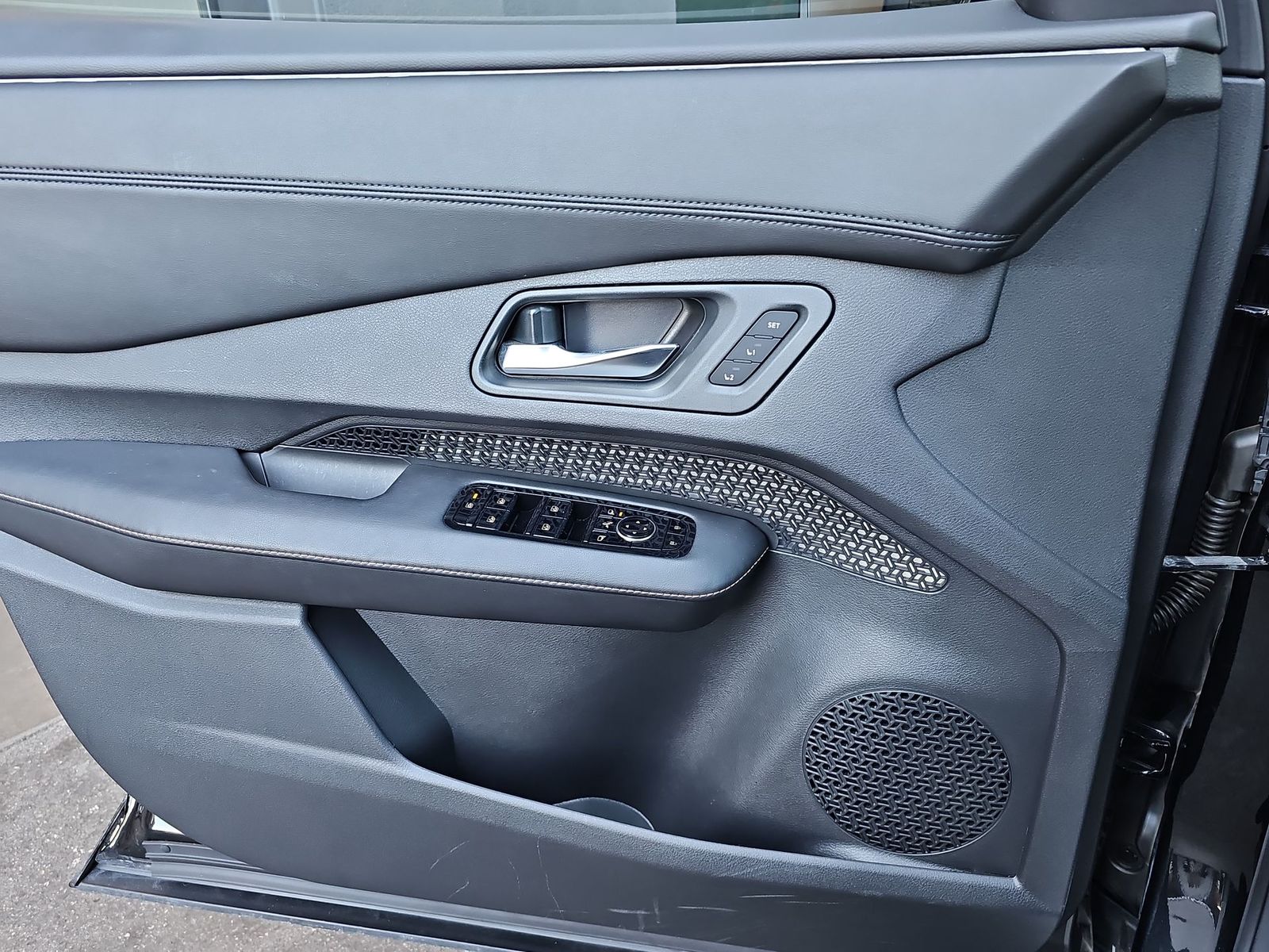 Thumbnail: 2023 Nissan Ariya - 28