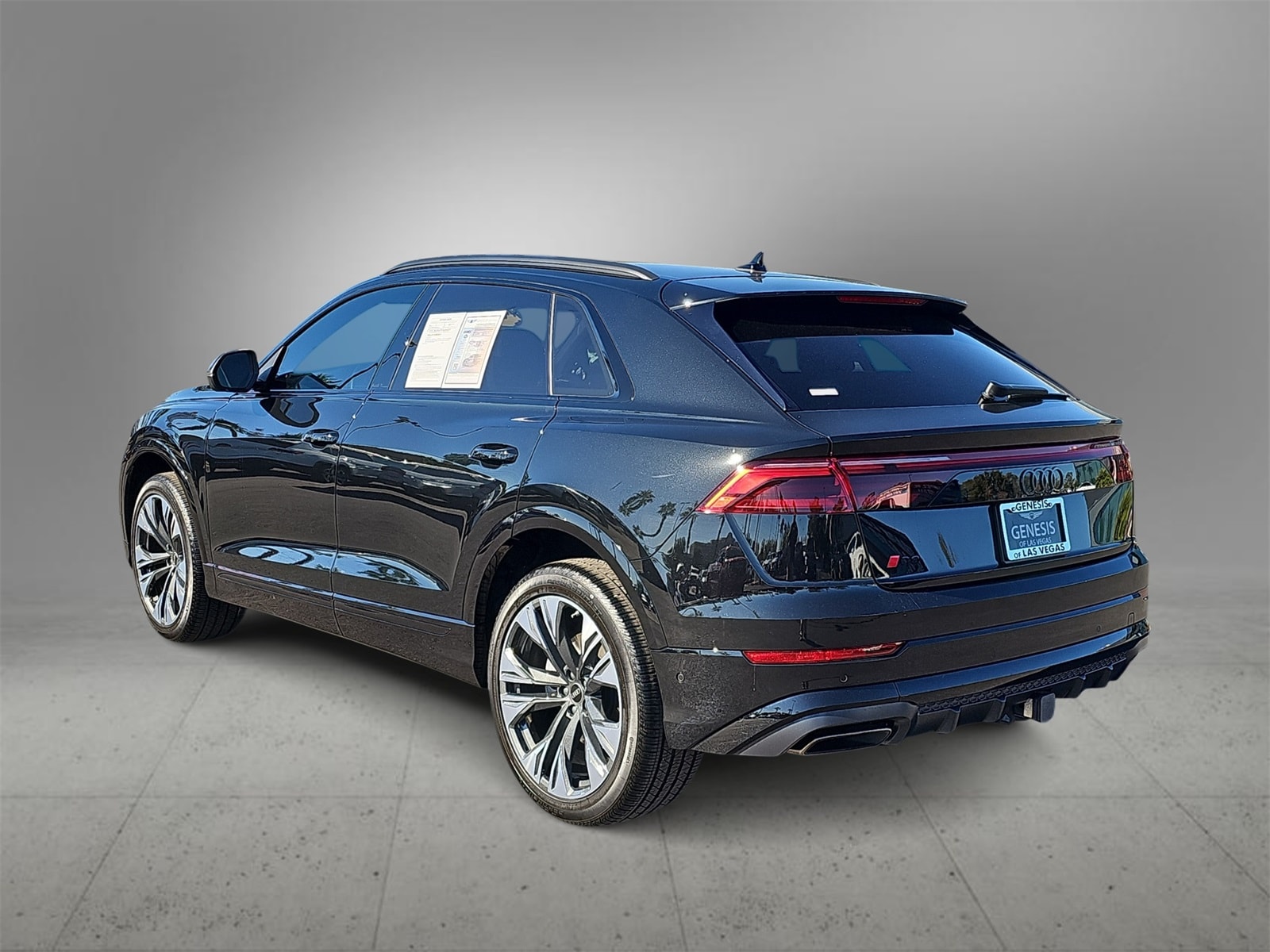 Thumbnail: 2025 Audi Q8 - 6