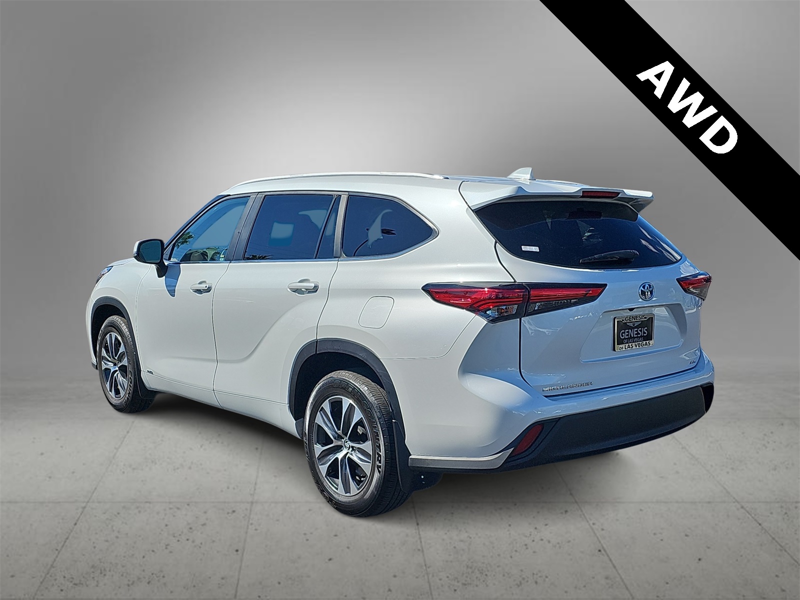 Thumbnail: 2023 Toyota Highlander - 6