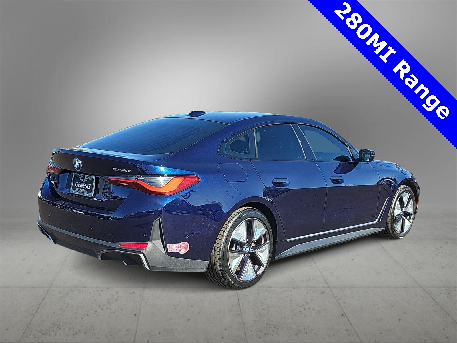 Thumbnail: 2022 BMW i4 - 8